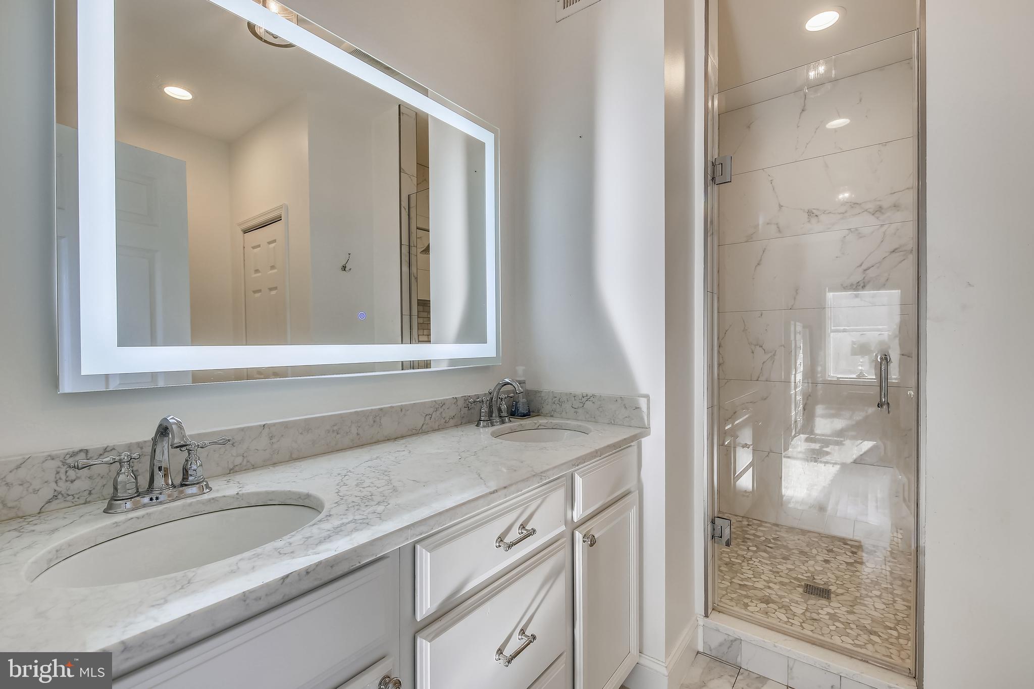 MAPLEWOOD - Residential