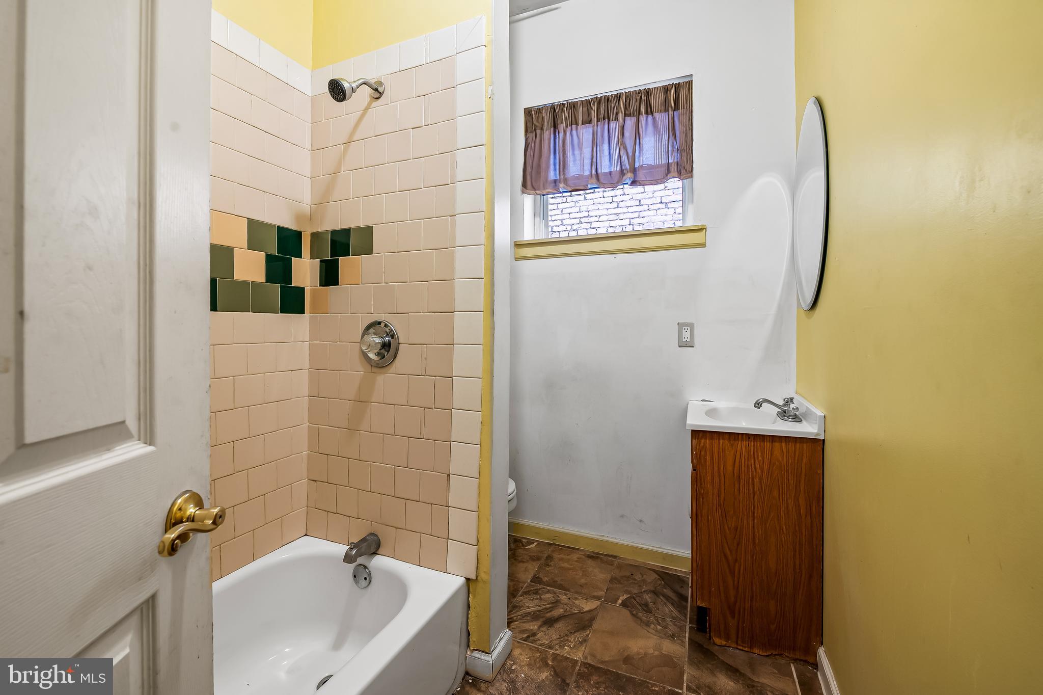 RESERVOIR HILL - Residential Income