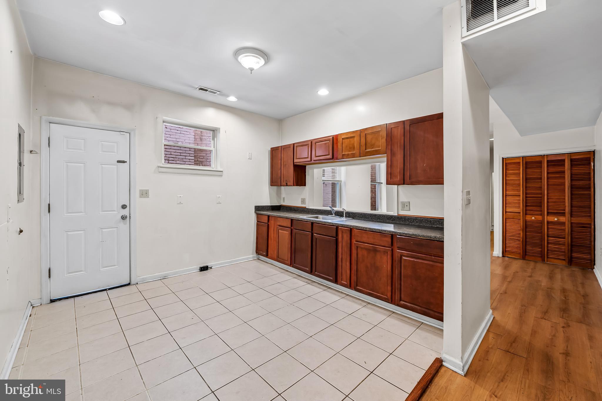 RESERVOIR HILL - Residential Income
