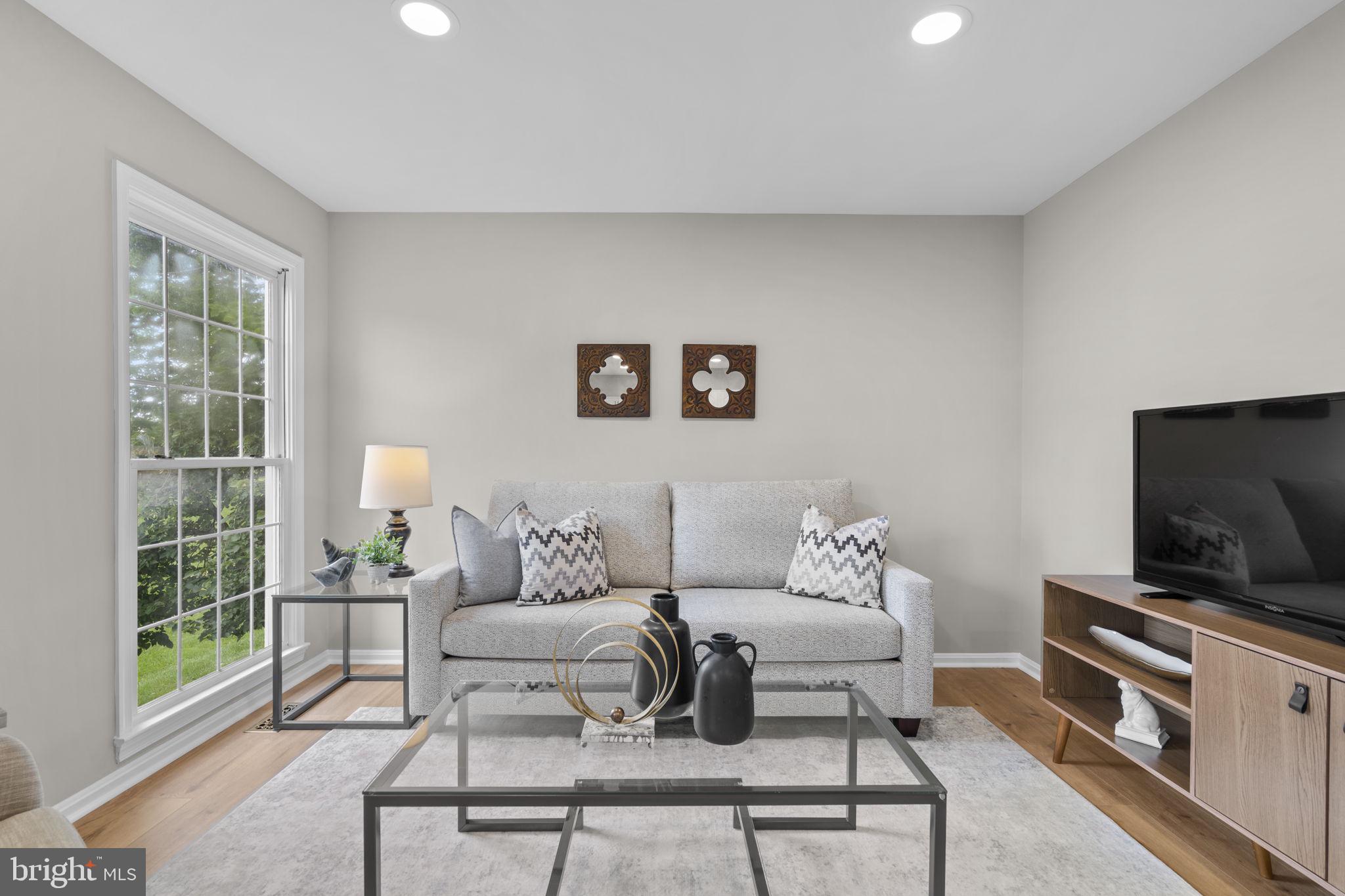 FLOWER HILL - Residential