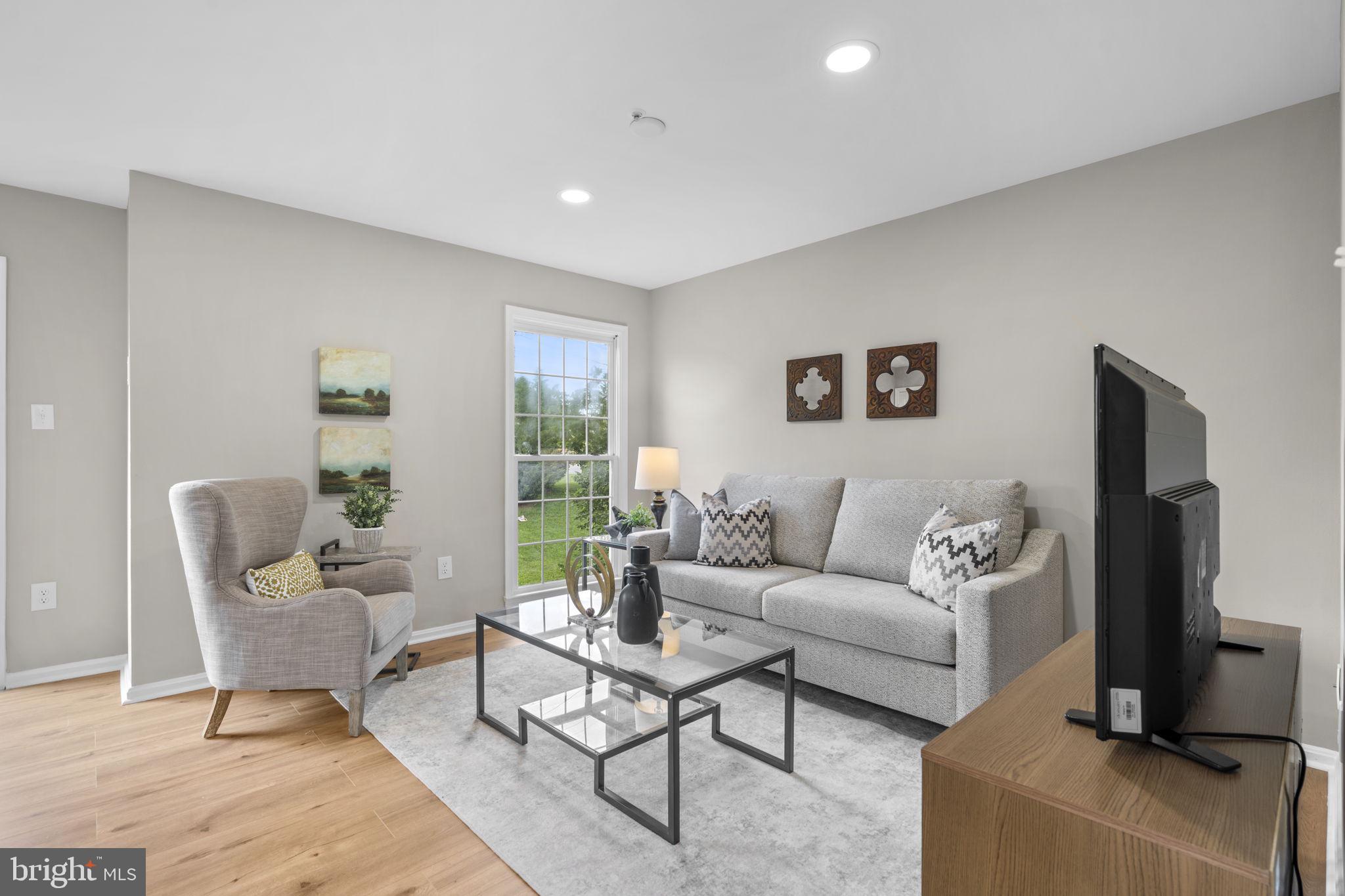 FLOWER HILL - Residential