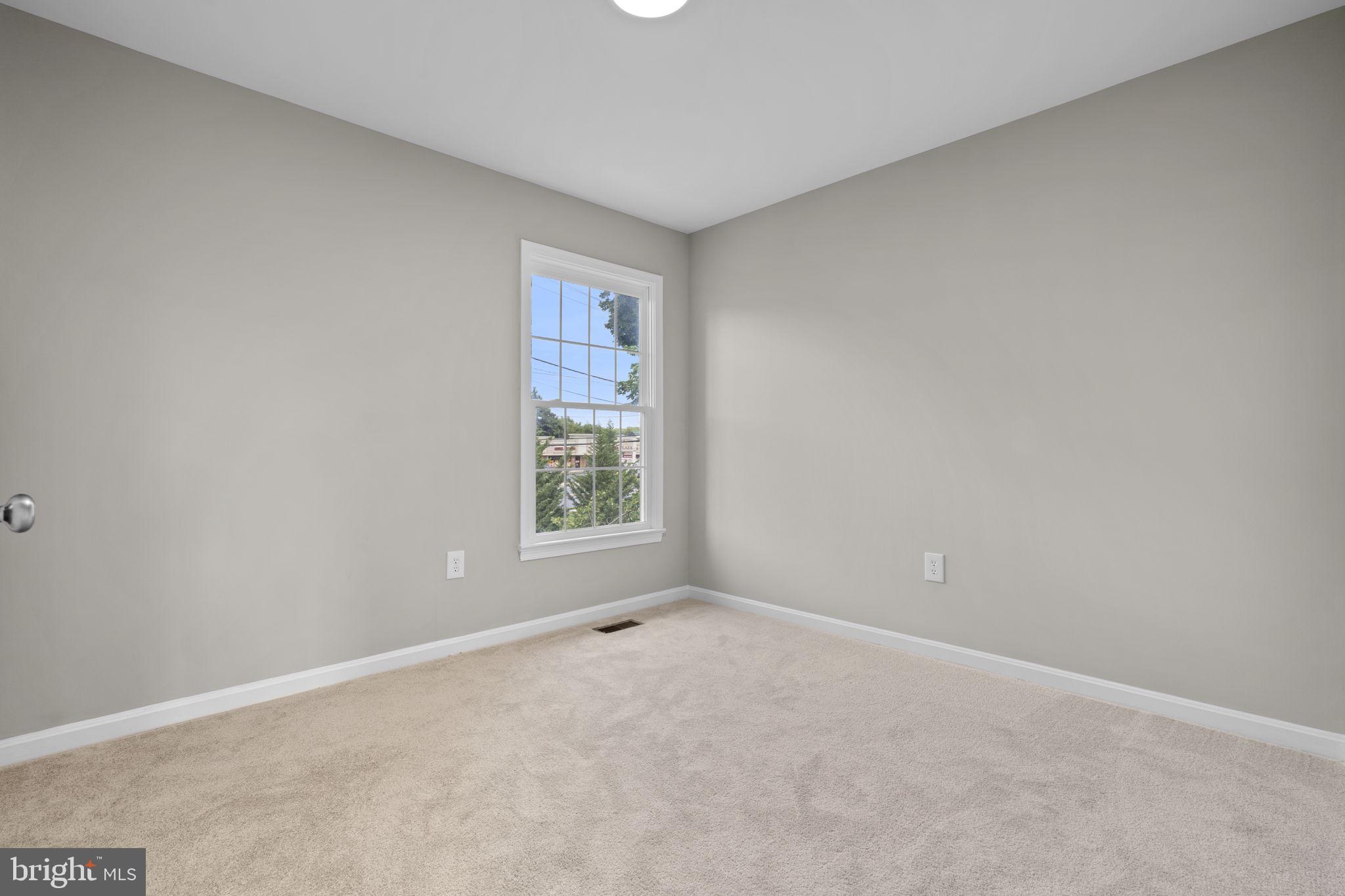 FLOWER HILL - Residential