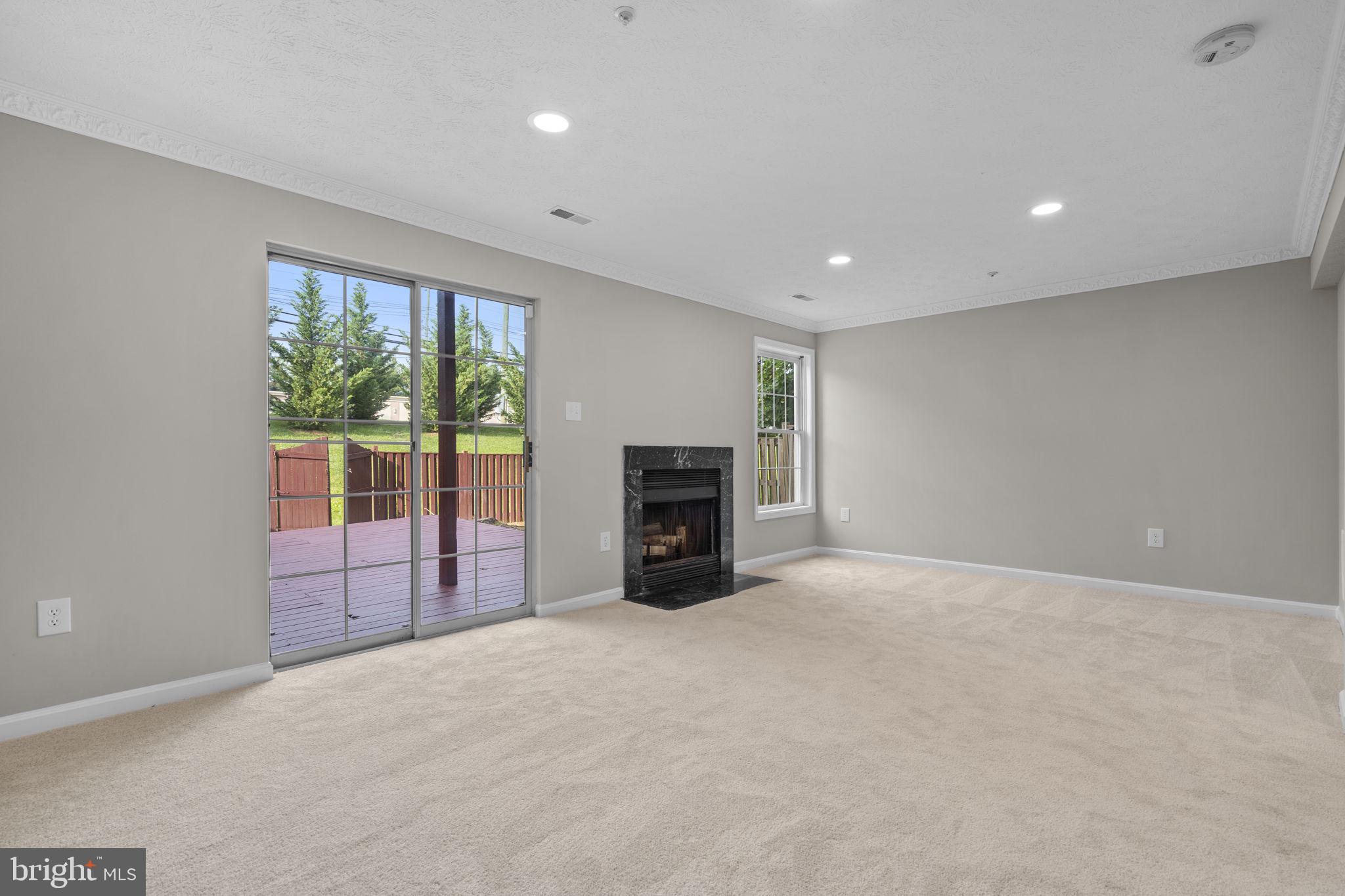 FLOWER HILL - Residential