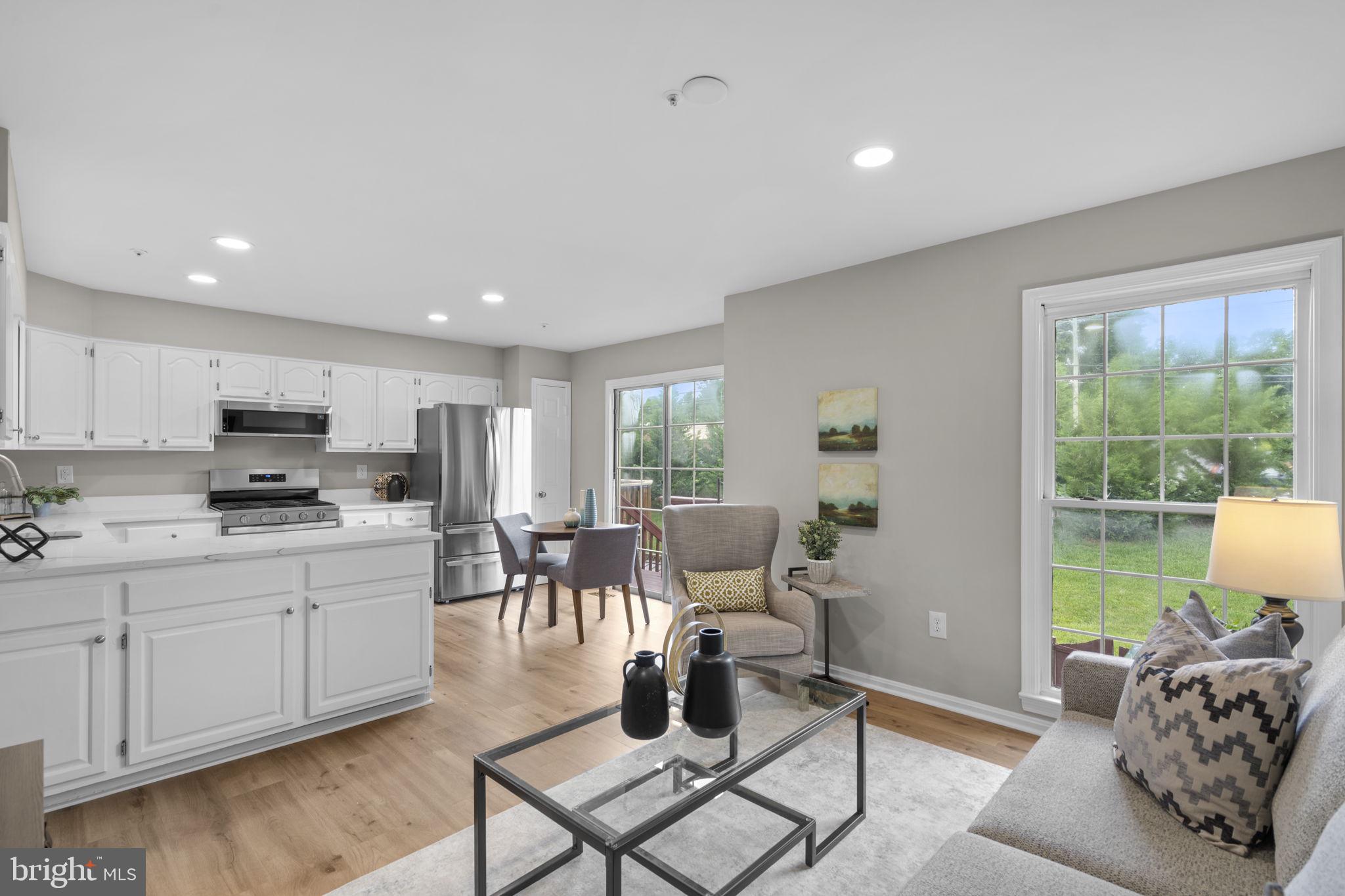 FLOWER HILL - Residential