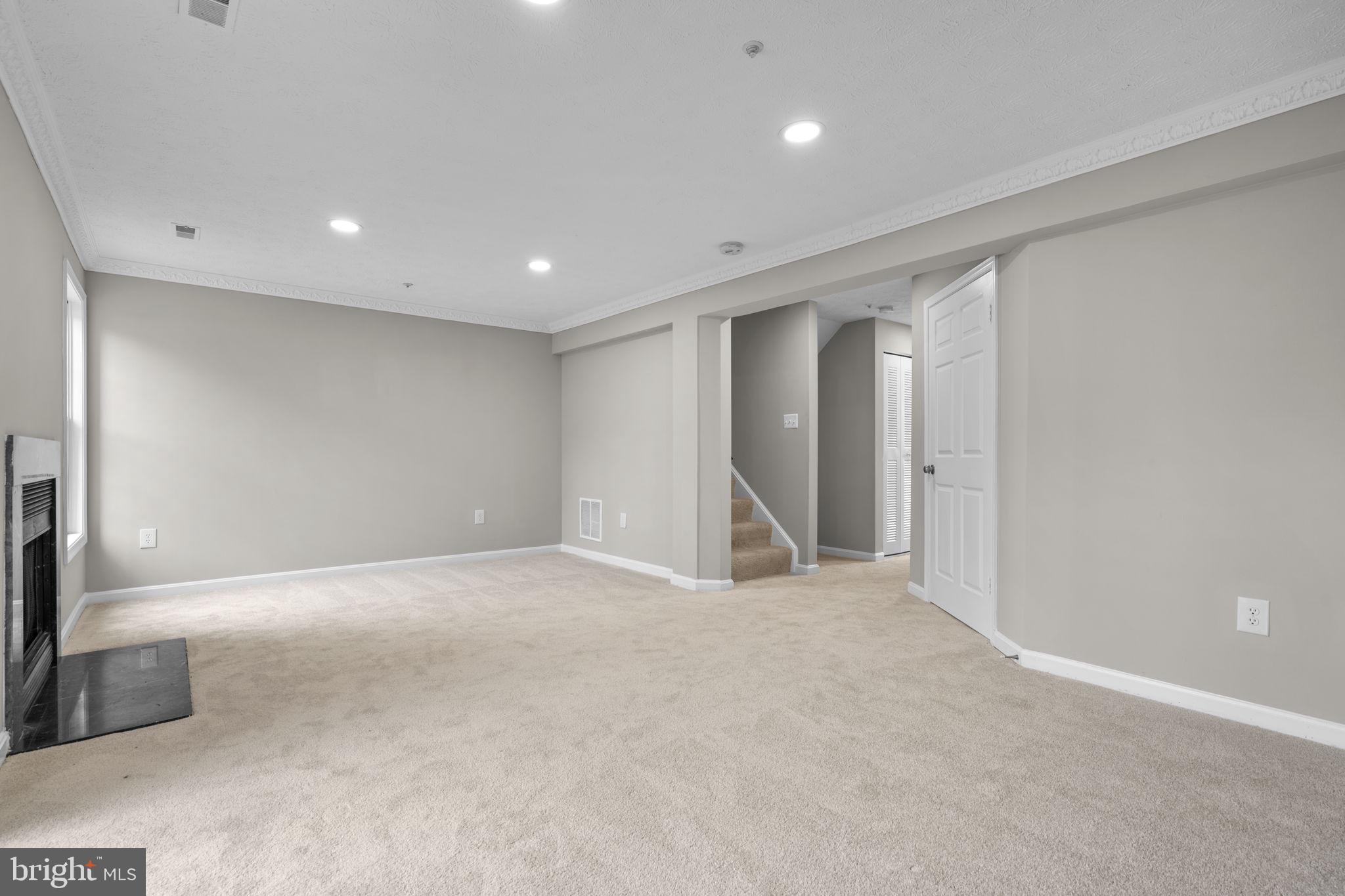 FLOWER HILL - Residential