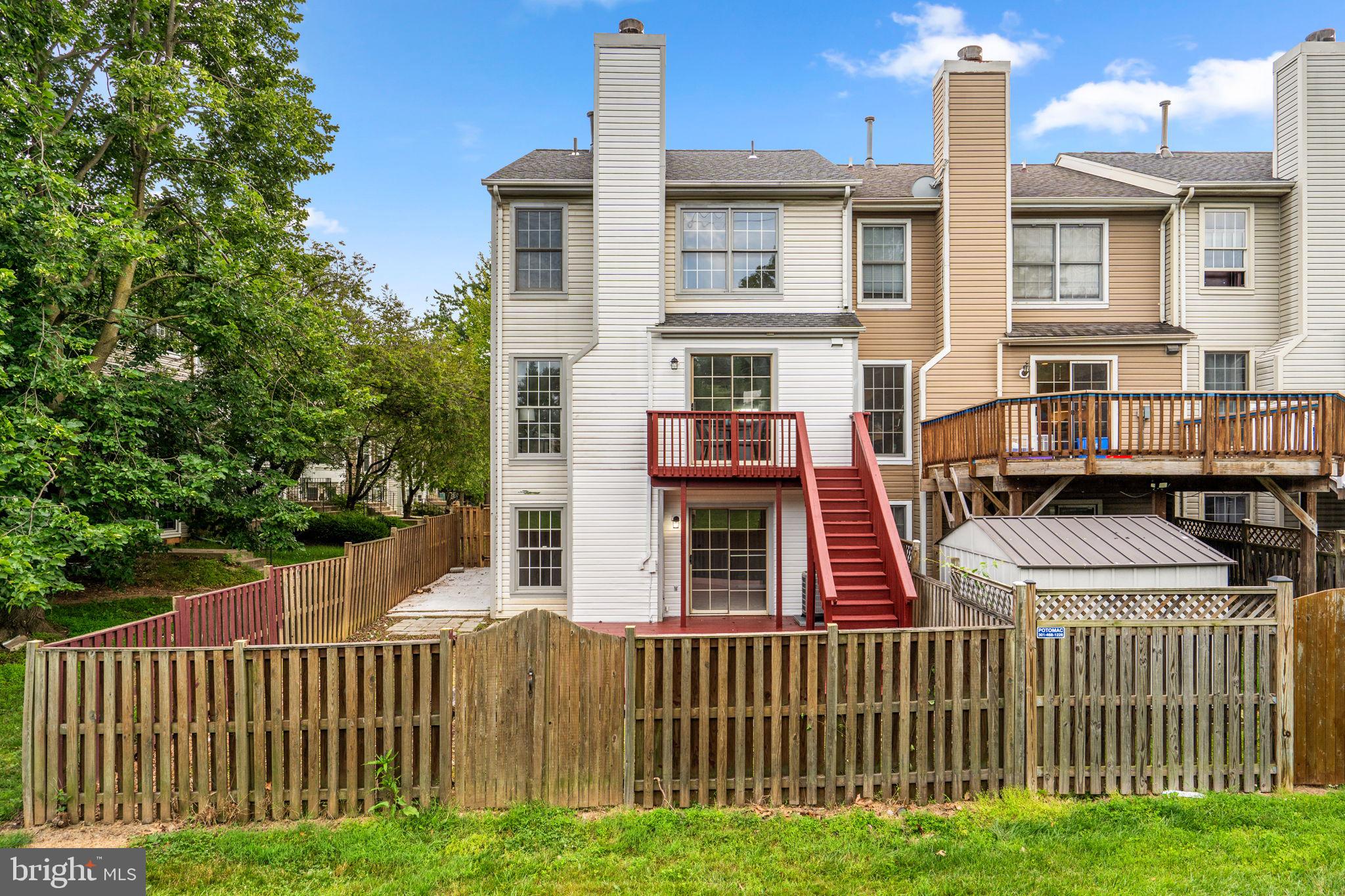 FLOWER HILL - Residential