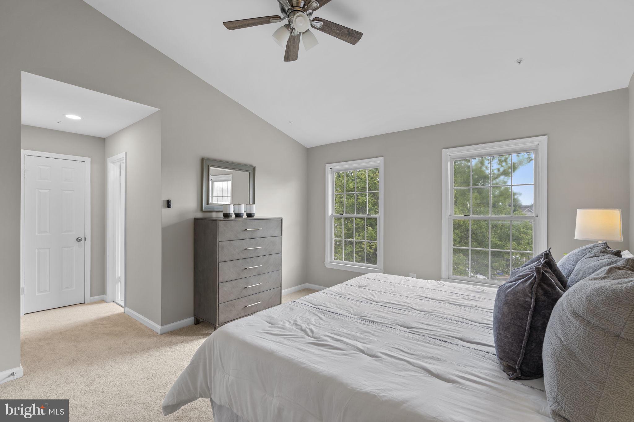 FLOWER HILL - Residential