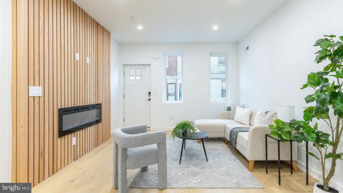 PORT RICHMOND - Residential