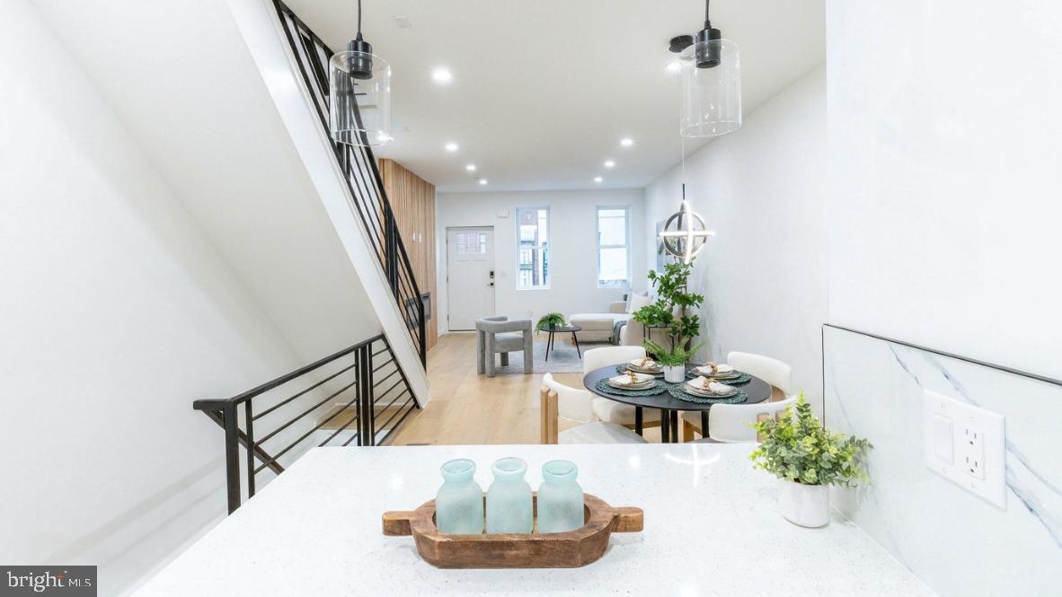 PORT RICHMOND - Residential