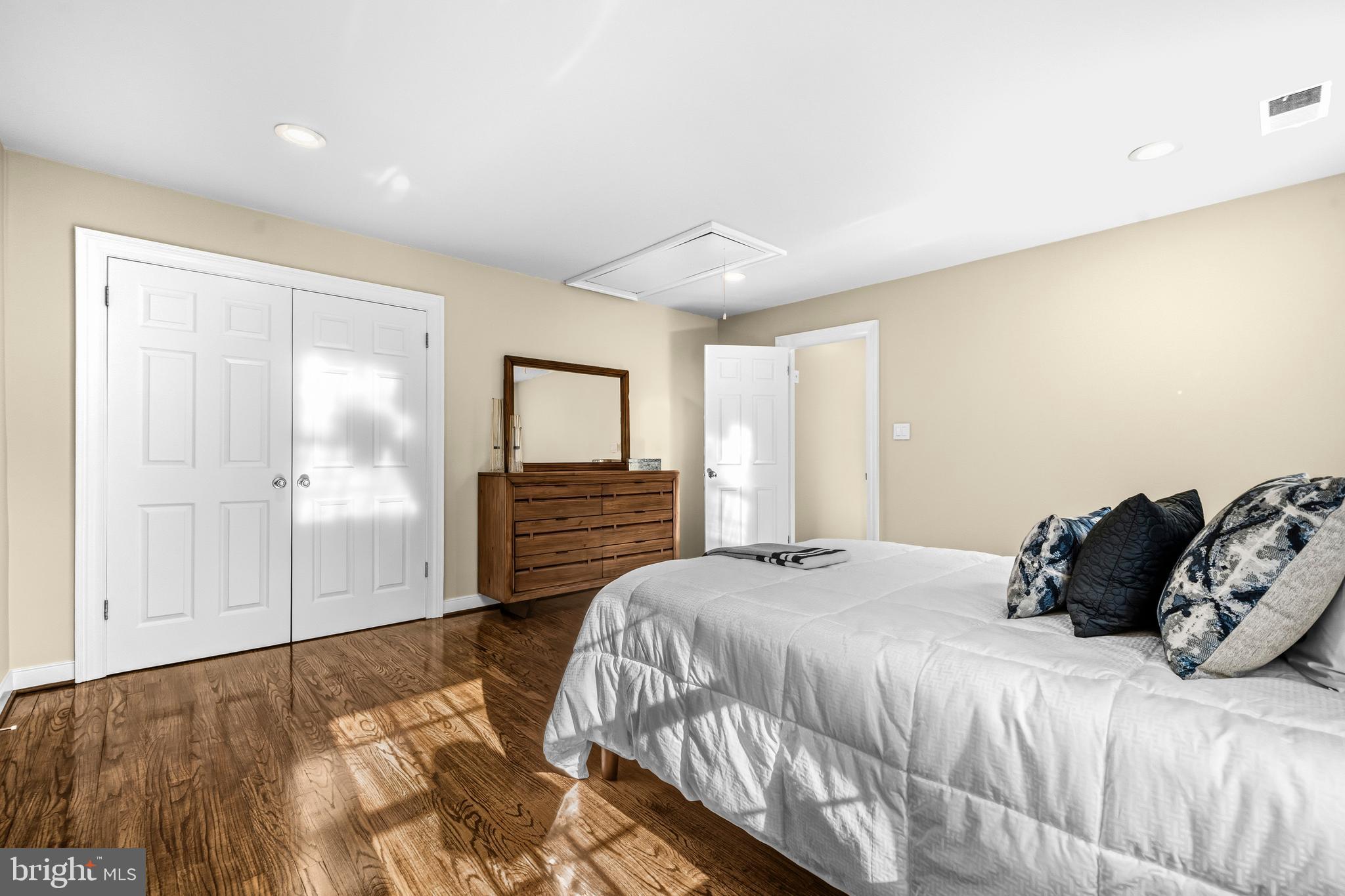 DOMINION VALLEY HUNT - Residential