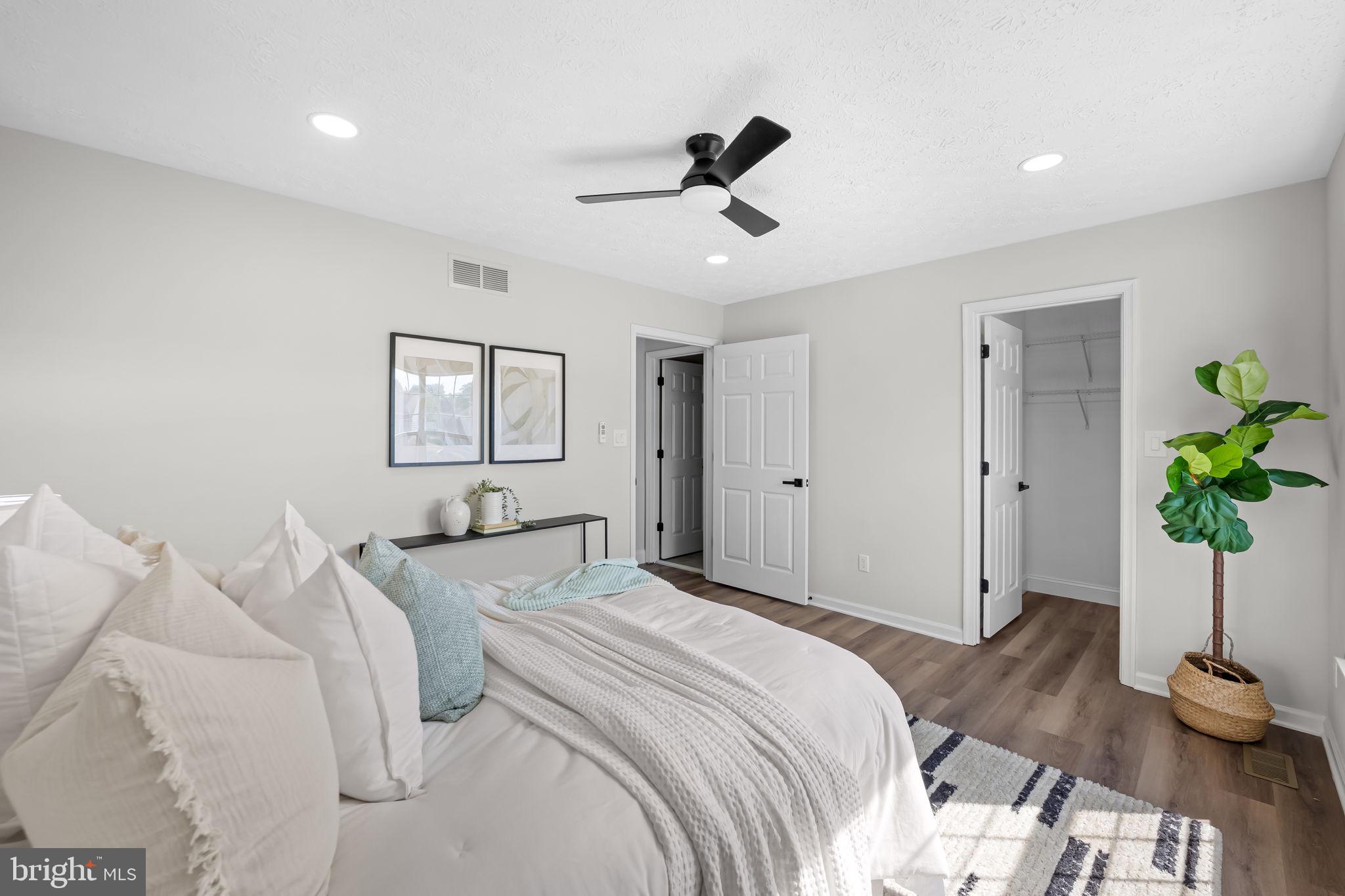 BAY COUNTRY - Residential