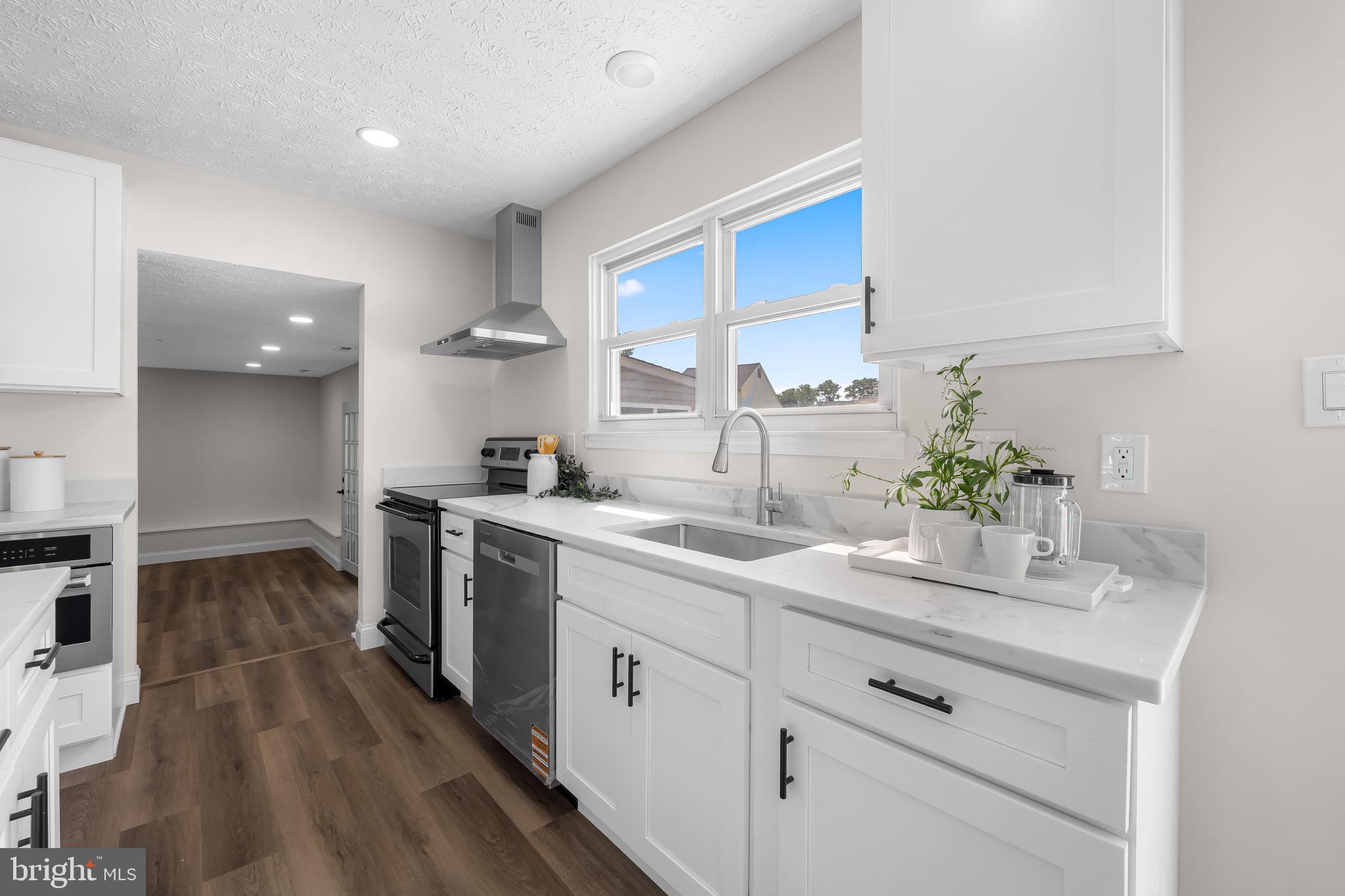 BAY COUNTRY - Residential