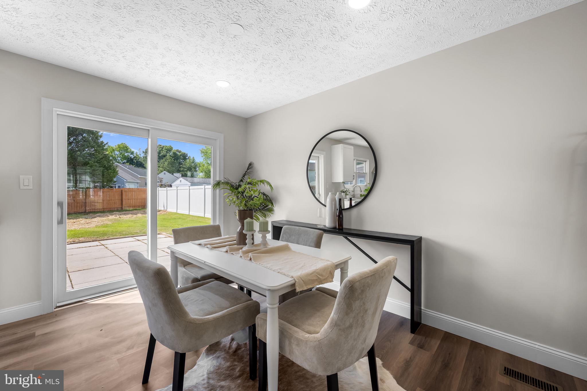 BAY COUNTRY - Residential