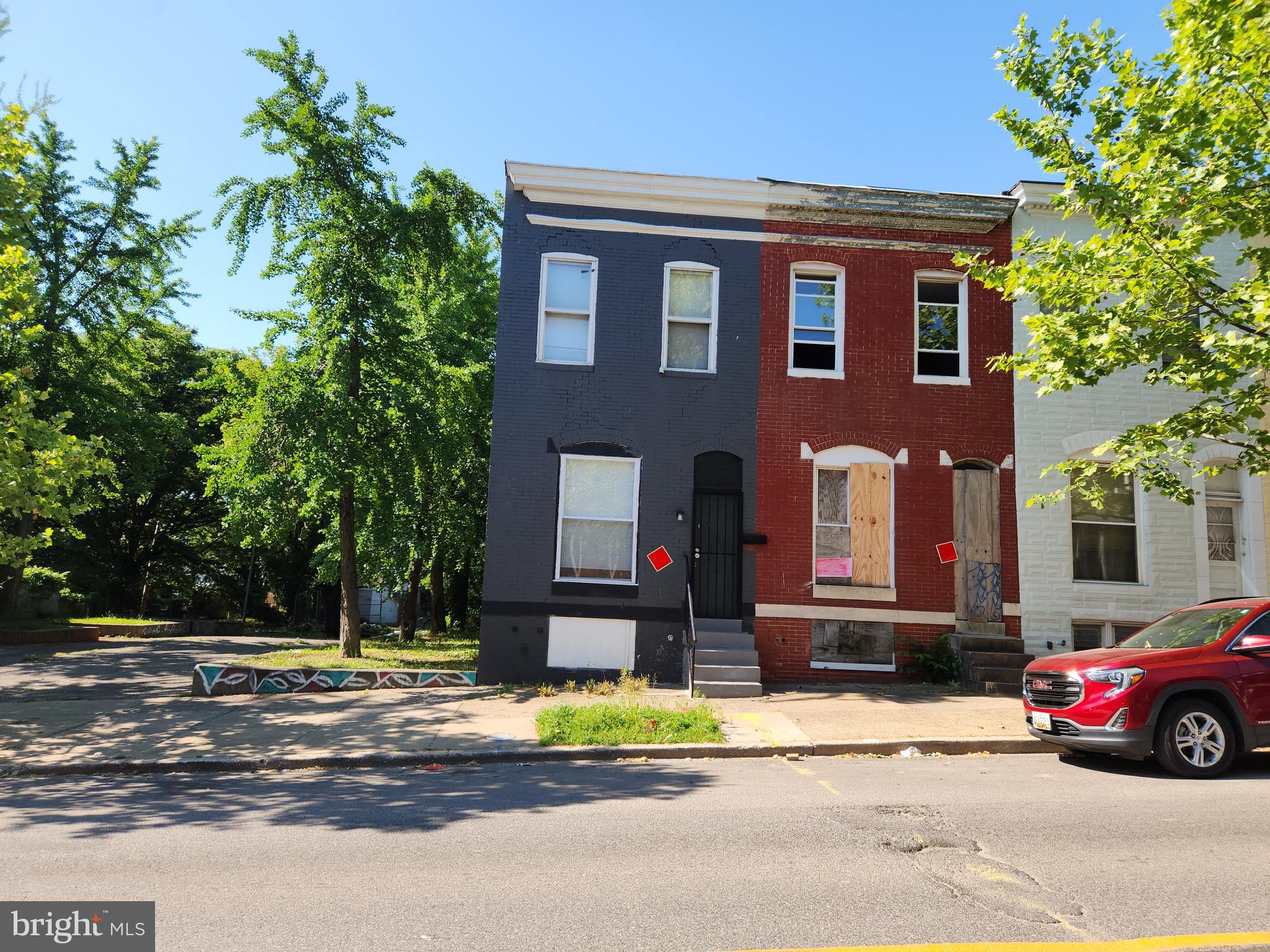 ONLINE AUCTION: This auction takes place on the Ashland Auction Group website bidding platform. Bidding begins 6/5/2026 @ 10:00 AM. Bidding ends 6/9/2026 @ 11:30 AM. The list price is the suggested opening bid. Deposit: $5,000.

This two-story townhouse is located in the Shipley Hill neighborhood by Baltimore City. Residents can enjoy the nearby attractions and facilities such as the Westside Shopping Center, Lower Gwynns Falls Park, Grace Medical Center, and West Baltimore MARC Train Station. The property is vacant and conveniently located just minutes from the US-40 Franklin–Mulberry Expressway, offering quick access to downtown Baltimore, I-95, and major commuter routes.