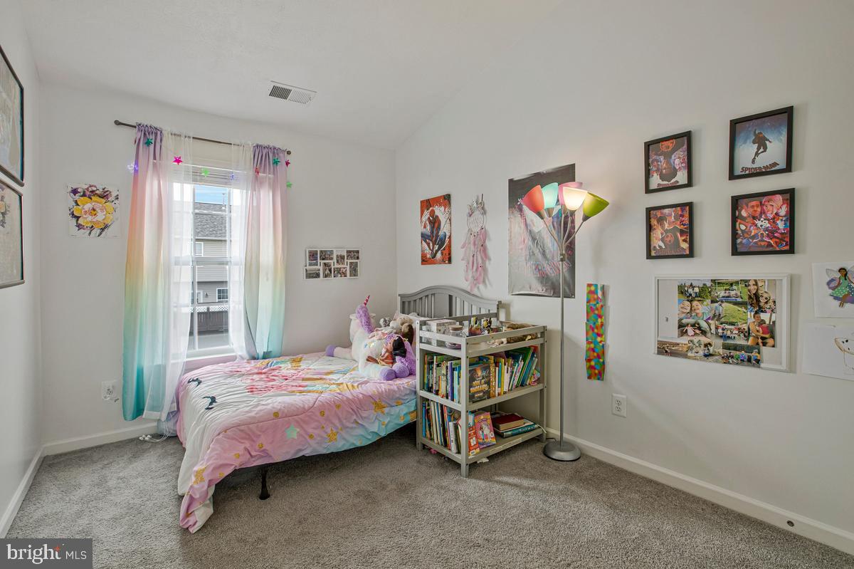 HOLLY WOODS - Residential