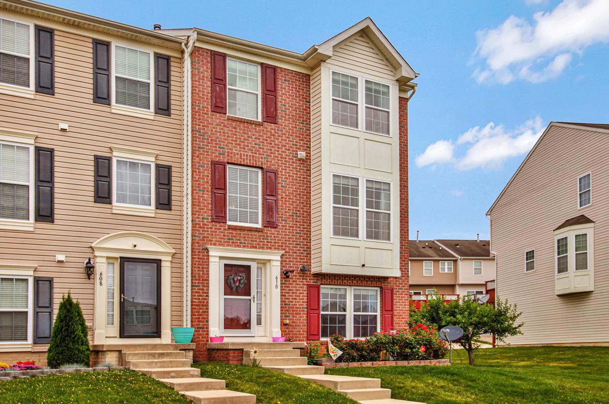 HOLLY WOODS - Residential