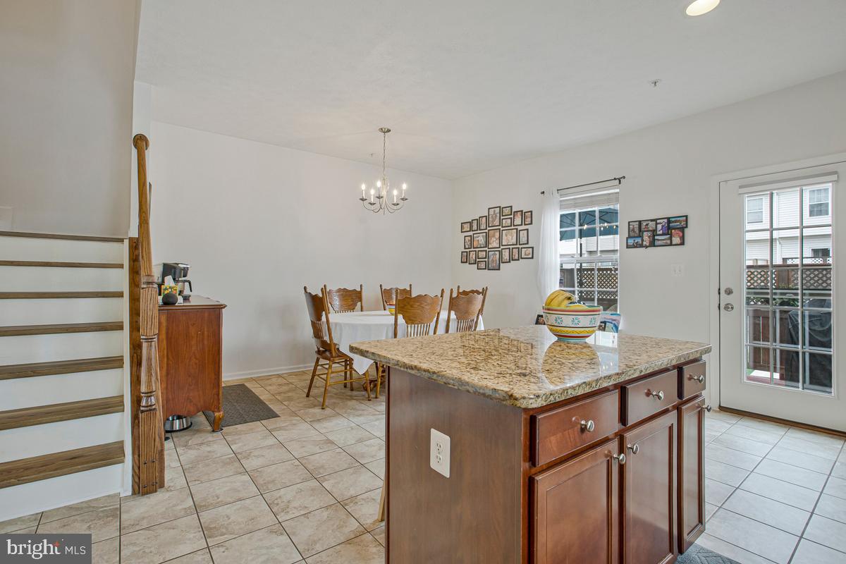 HOLLY WOODS - Residential