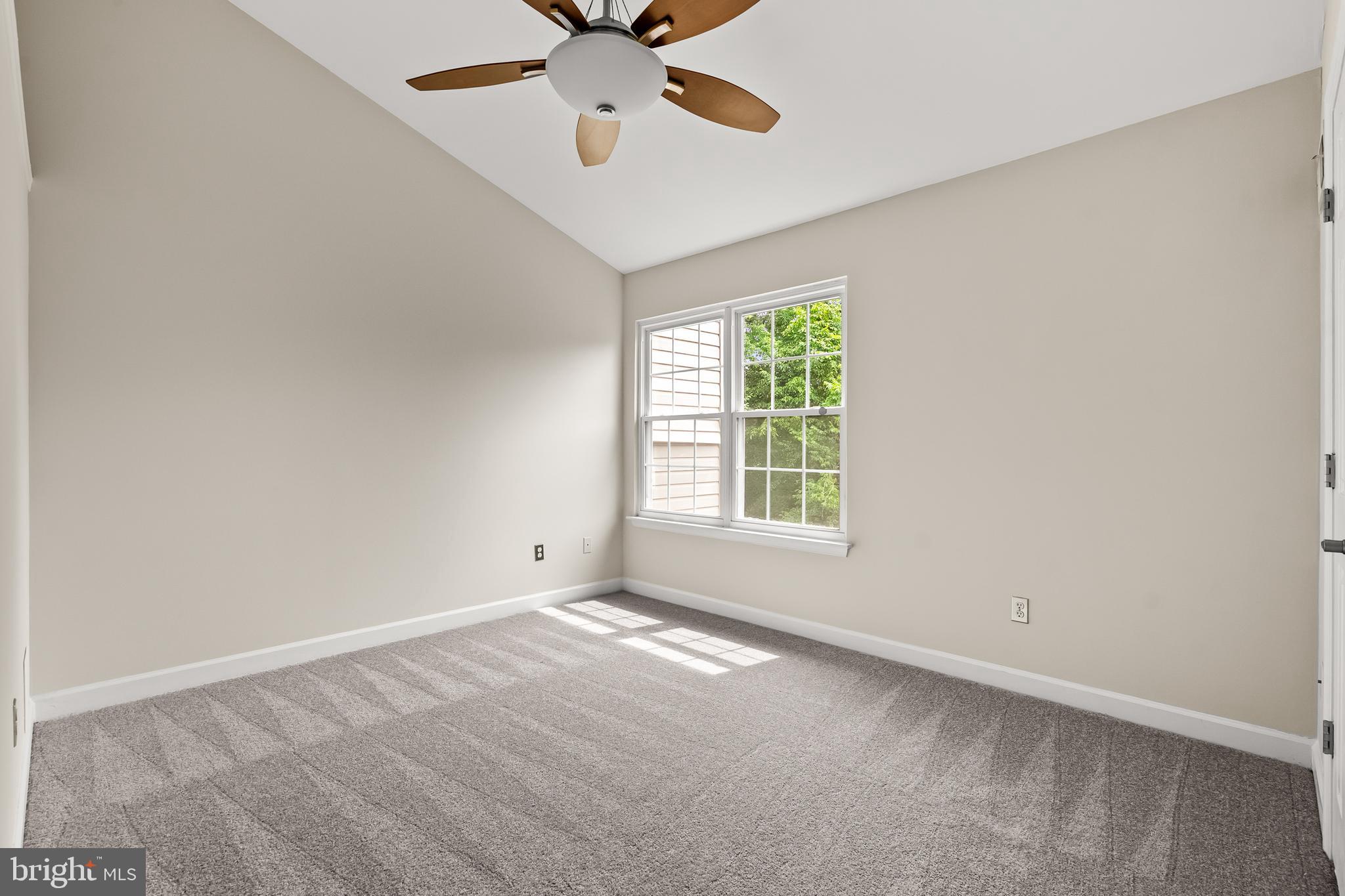 LOWES ISLAND - Residential