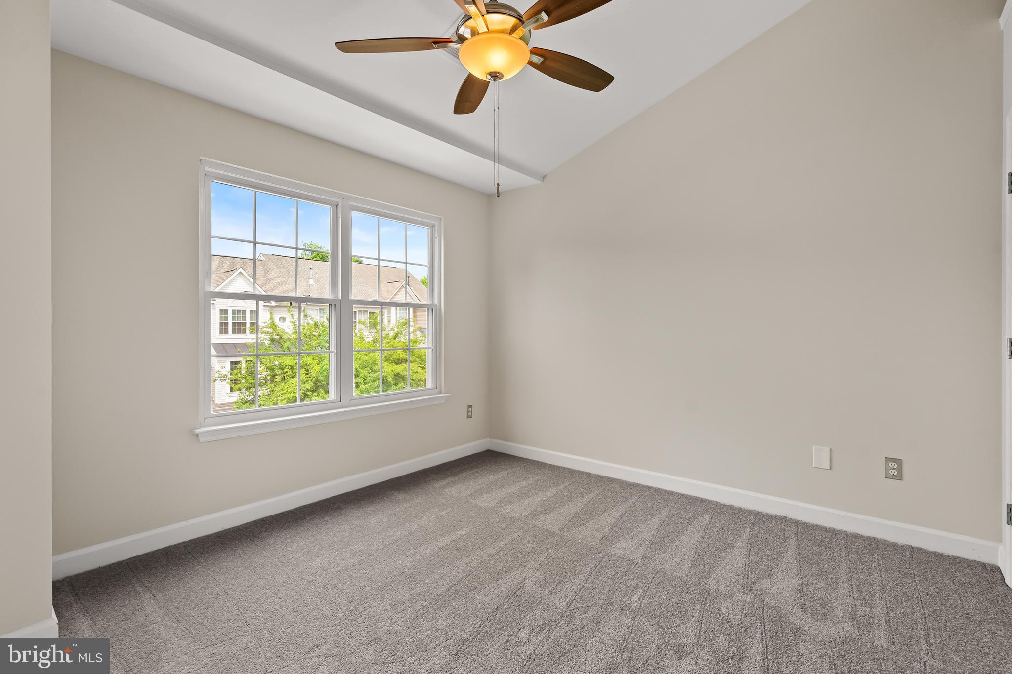 LOWES ISLAND - Residential