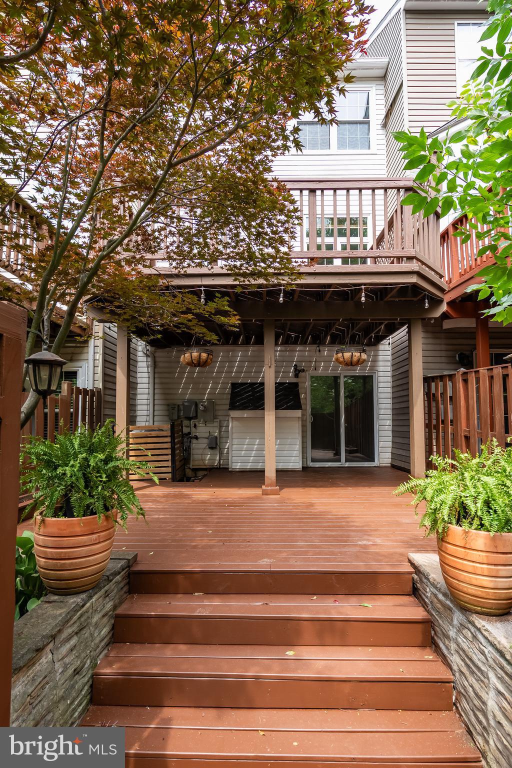 LOWES ISLAND - Residential