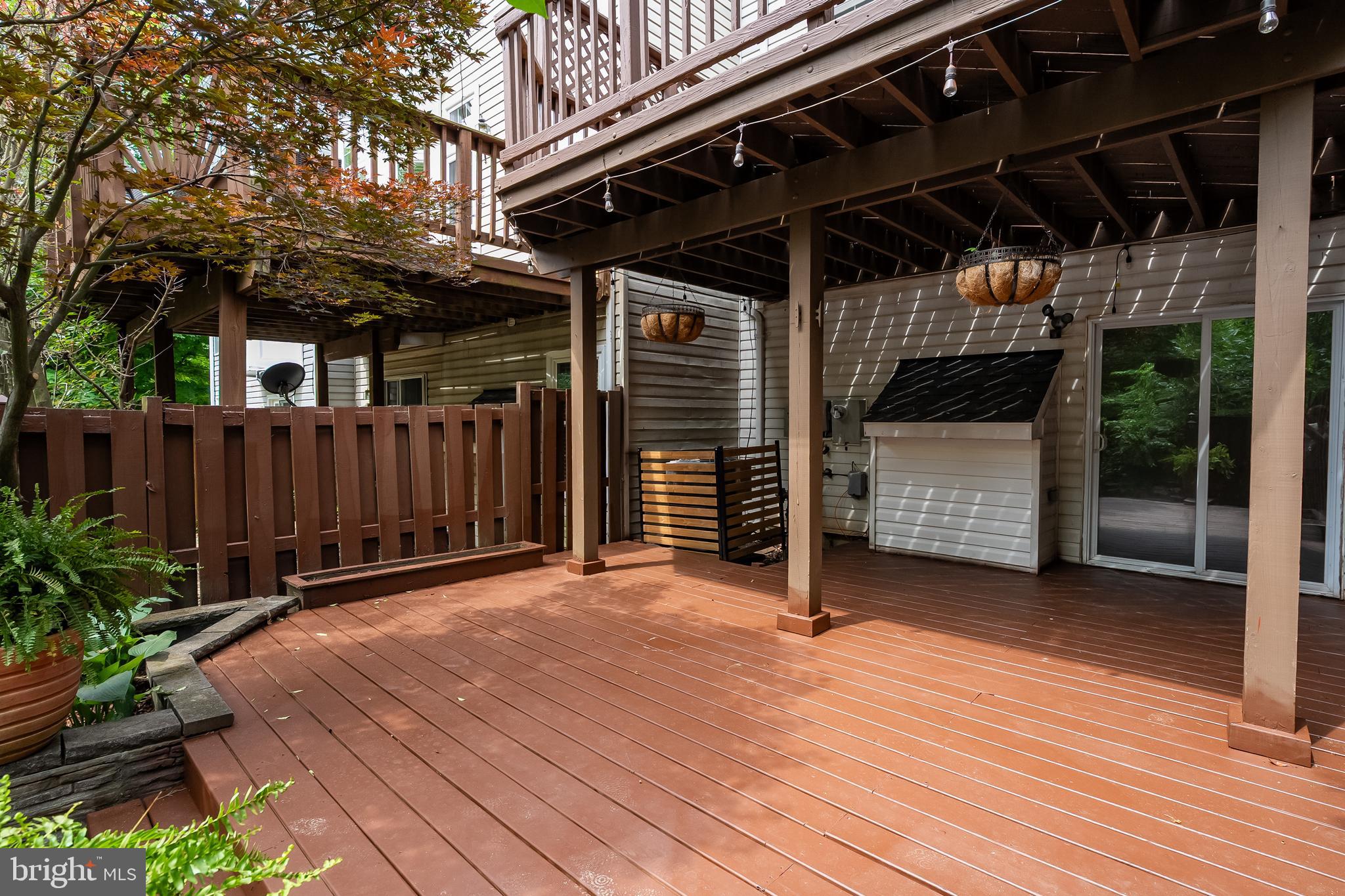 LOWES ISLAND - Residential