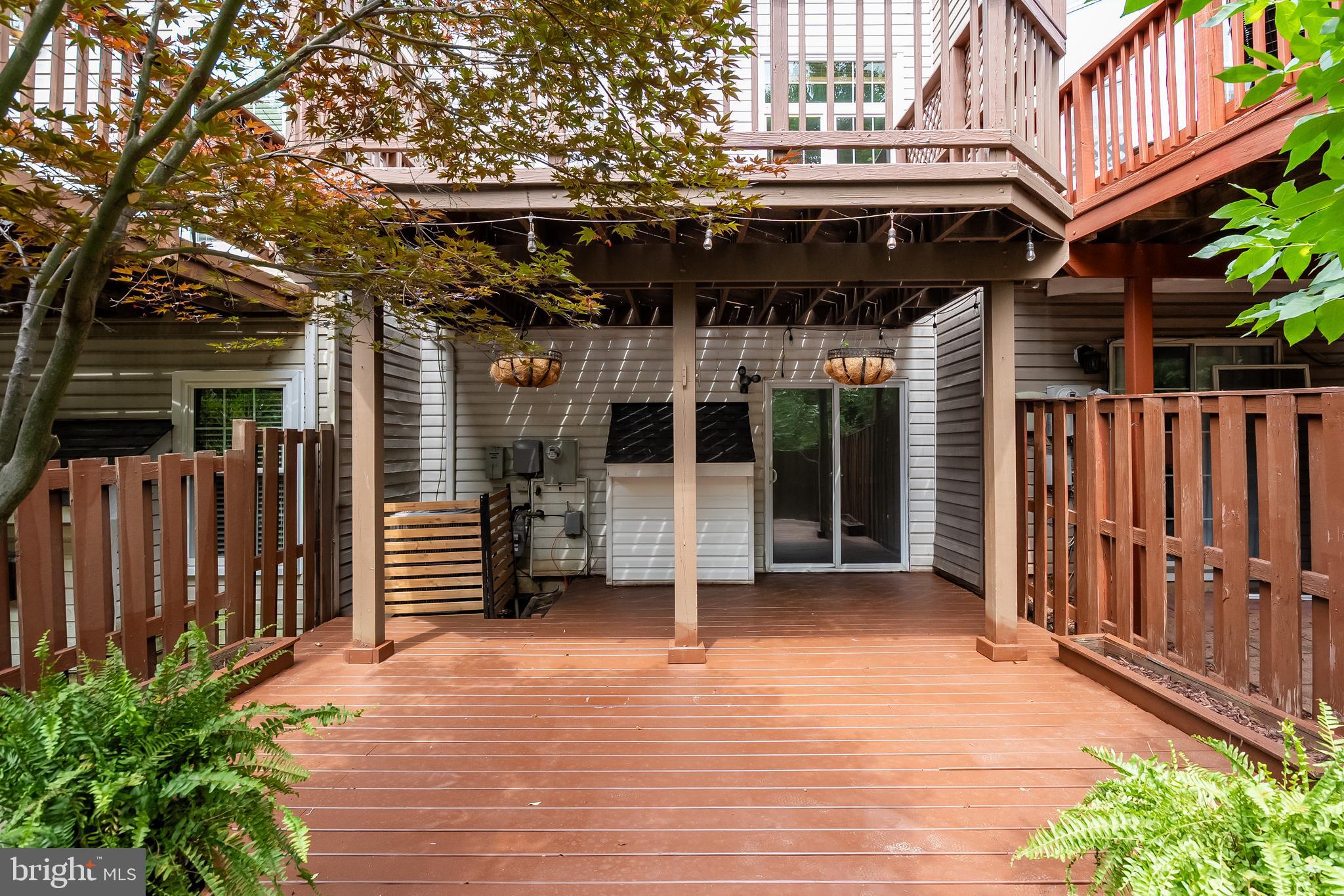LOWES ISLAND - Residential