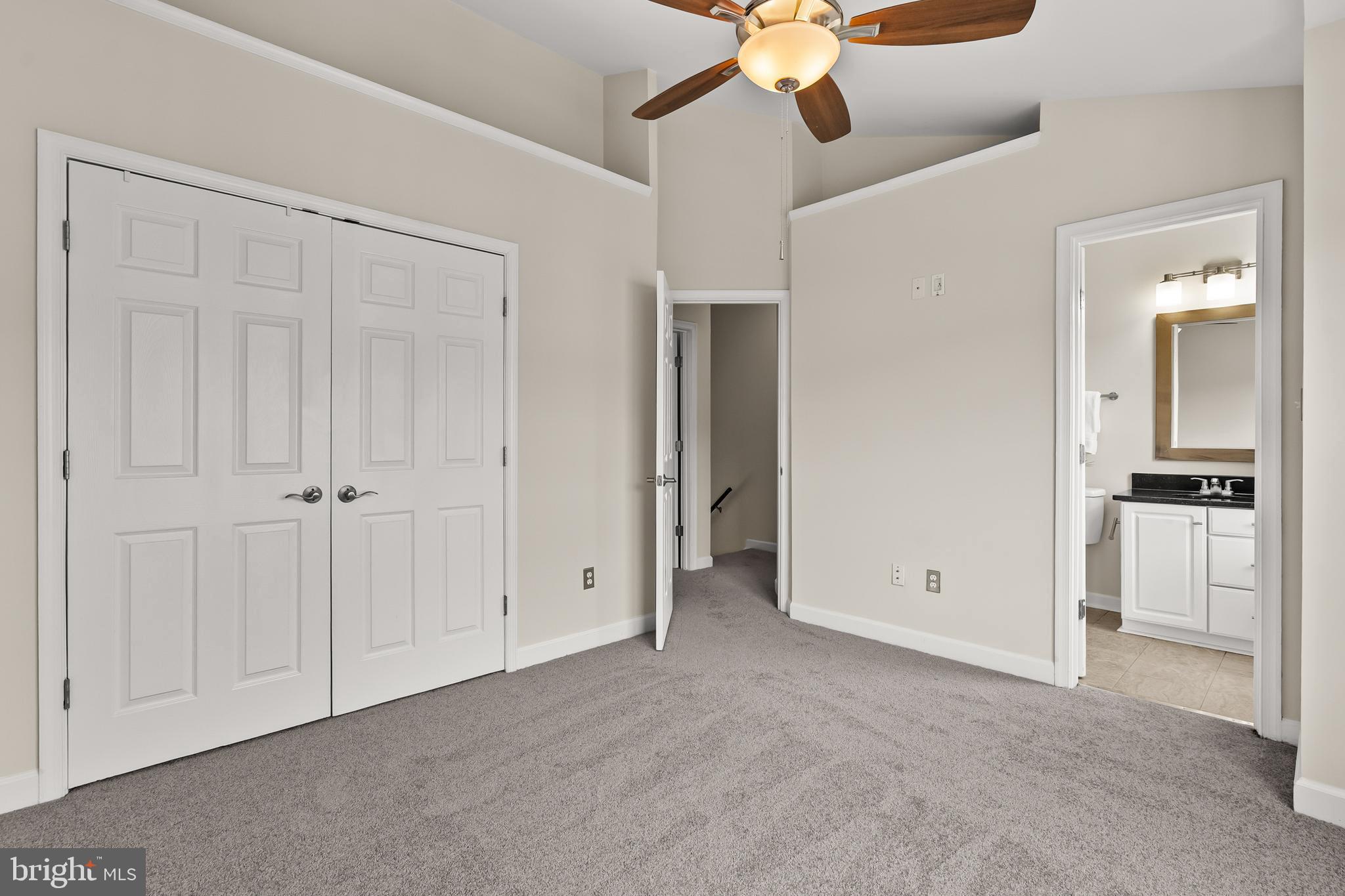 LOWES ISLAND - Residential