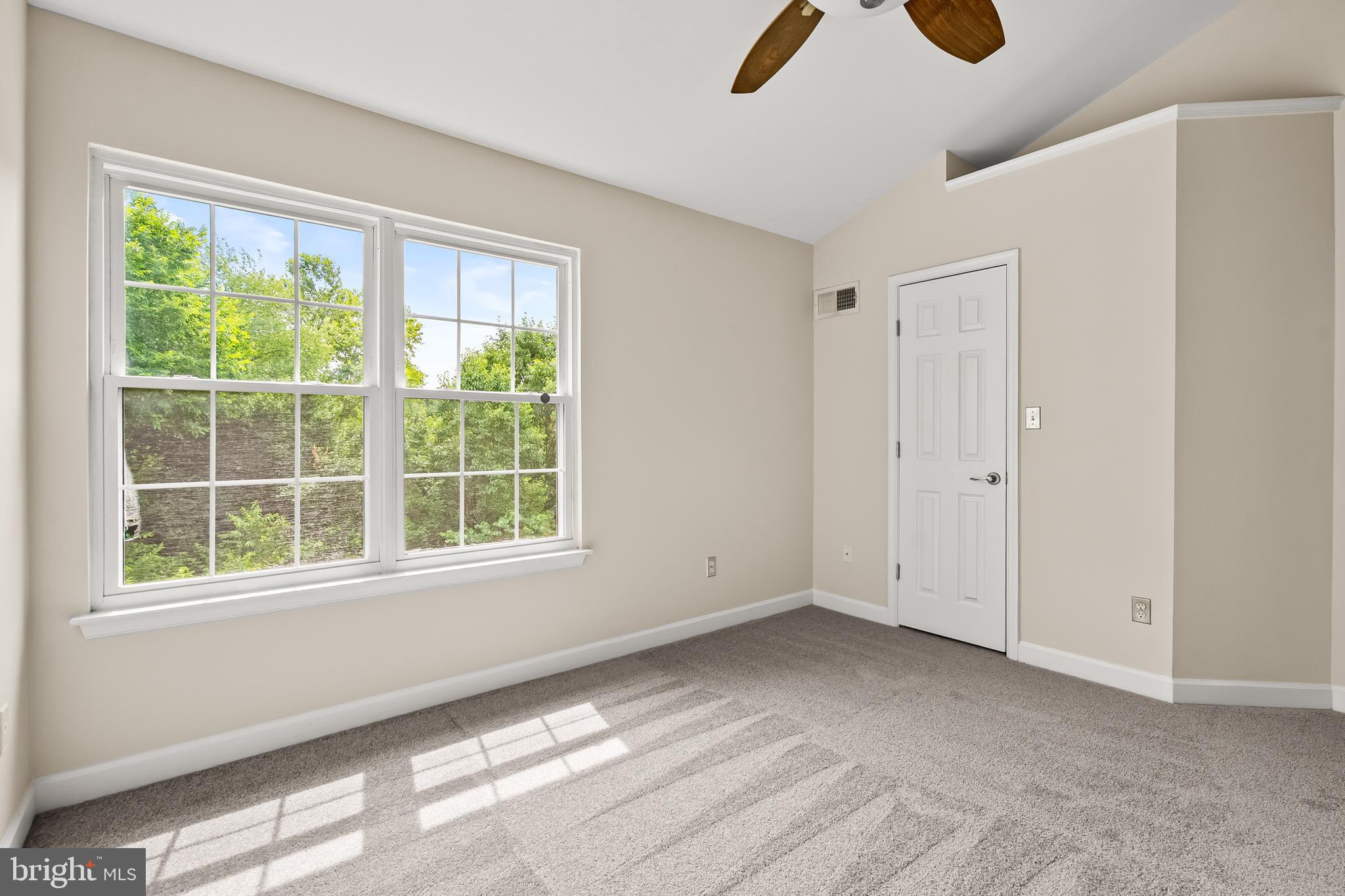 LOWES ISLAND - Residential
