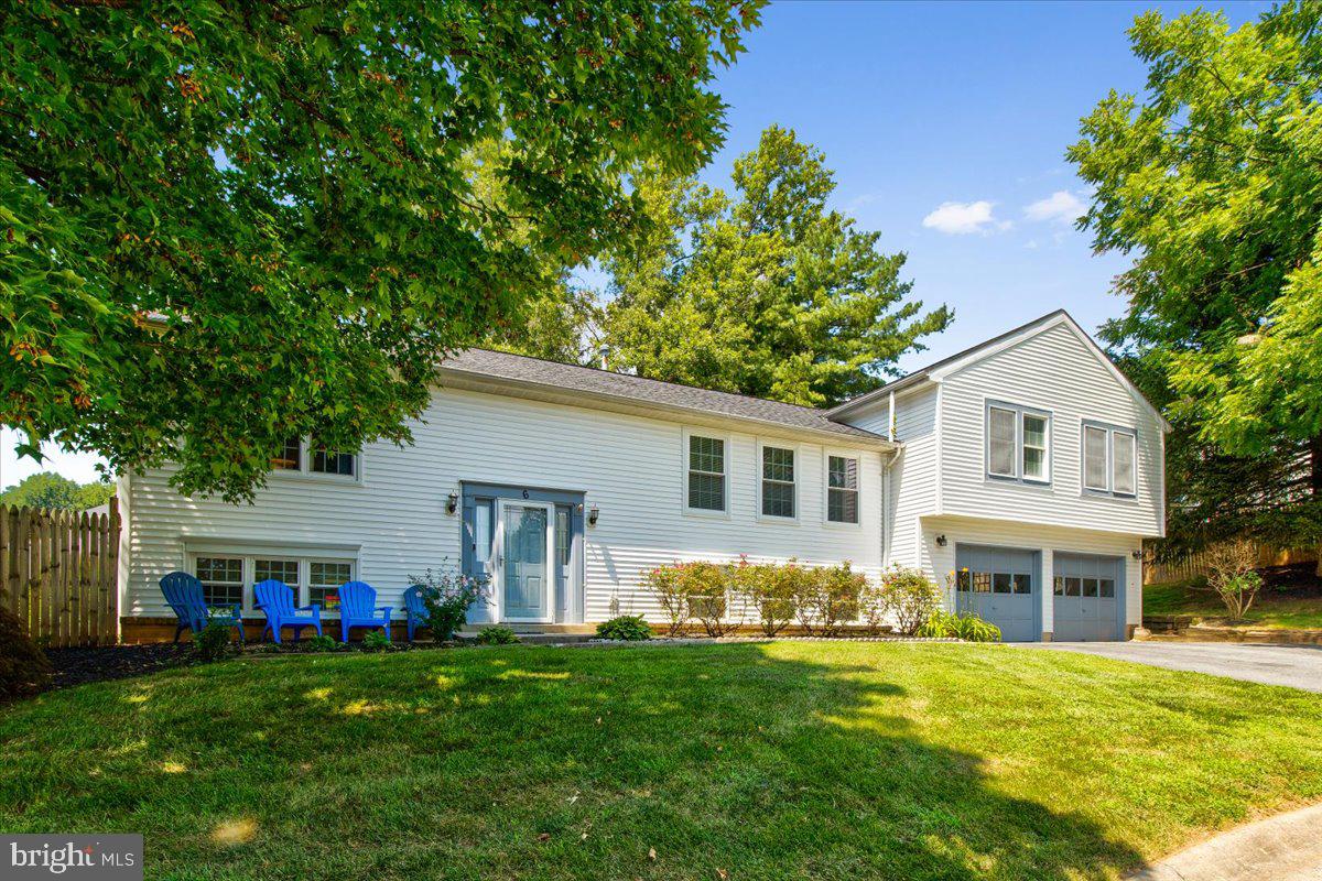 Come check out this beautiful and well maintained split level home!  This home has lots of SPACE and has been updated! Natural lights all throughout the house! SPACIOUS 5 ROOMS, 5 FULL BATHROOMS, and two SOAKING TUBS! MASTER-SUITE with walk-in closet. Also another walk in closet can be for him/linen or extra storage. In addition to the master bedroom, the home features two bedrooms with ENSUITE BATHROOMS as well. UPDATES INCLUDE  newer roof, new flooring throughout, remodeled bathrooms and more!

Walk into a two story Ceramic Foyer Entry. Eat-In KITCHEN with lots of natural lights, GRANITE countertops, 48" Cabinetry, a nice size PANTRY, Gas stove, and Stainless steel appliances.  Open floor plan, features Large Combined formal Dining and Living room.

Finished WALK-OUT Lower Level with FULL BATH with a large extra ROOM with lots of windows for exercise or for the in-laws.  The Family Room has a brick fireplace for your enjoyment and MORE!!  Step out to the lovely backyard with a patio for your BBQ.  1/3-ACRE AND FENCED backyard. Home is on a CulDeSac . ROOF is less than 5 years old***2-CAR-GARAGE***  nice Driveway  for more  parking spaces. GAS-Heat/DualZoneHVAC. HOME WARRANTY. NO HOA! A MUST SEE!  Dont miss out!  Please Schedule online with Showing Time for Appointment! Please leave a review.
