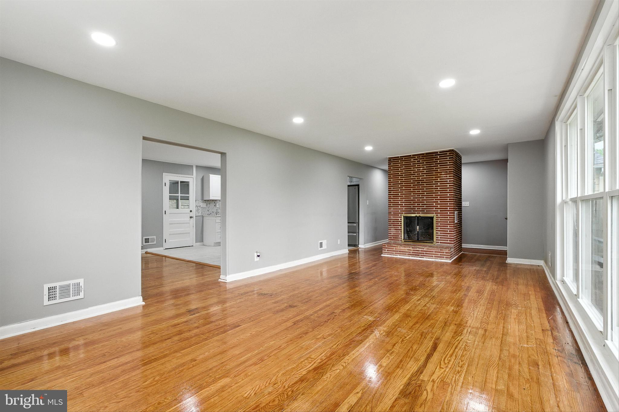WINDSOR  MILL - Residential
