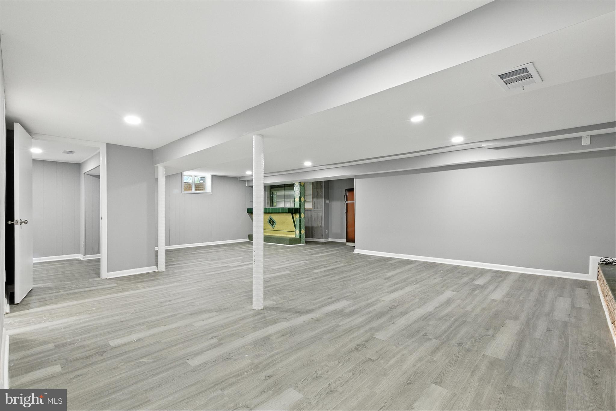WINDSOR  MILL - Residential