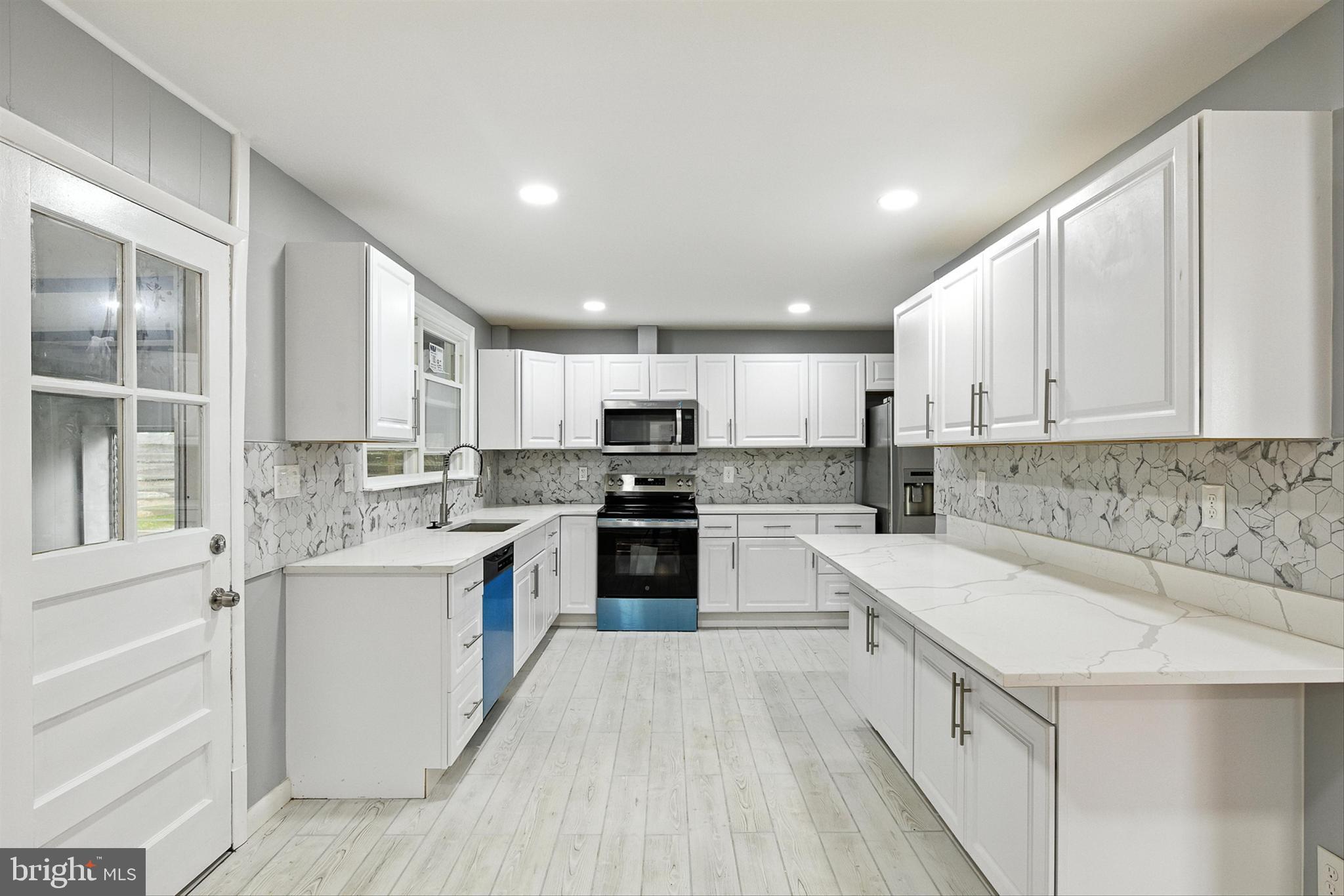 WINDSOR  MILL - Residential