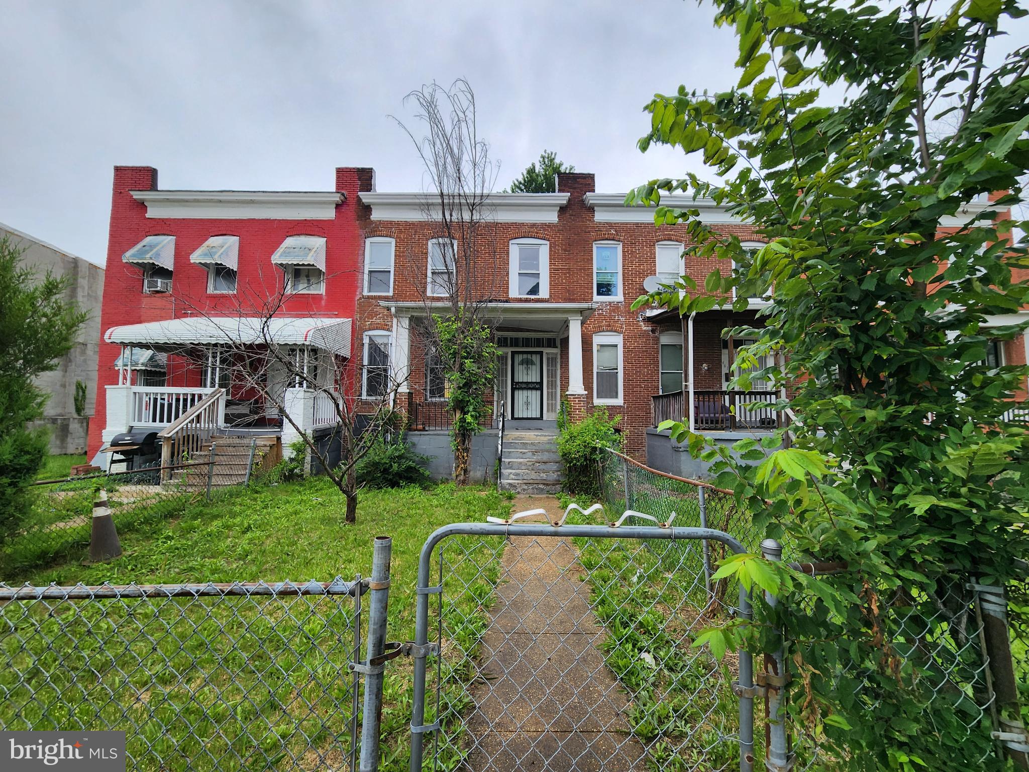 ONLINE AUCTION: This auction takes place on the Ashland Auction Group website bidding platform. Bidding begins 7/3/2026, 10:00 AM. Bidding ends 7/7/2026, 11:50 AM. The list price is the suggested opening bid. Deposit: $7,500.

This two-story townhouse is located in the Central Park Heights neighborhood of Baltimore City. Residents can enjoy the nearby attractions such as the Pimlico Race Course Track, Cylburn Arboretum, and Woodberry Woods. The property is vacant. Its area provides easy access to Reisterstown Road and Northern Parkway, offering convenient connections to major Baltimore commuter routes, including Interstate 83.
