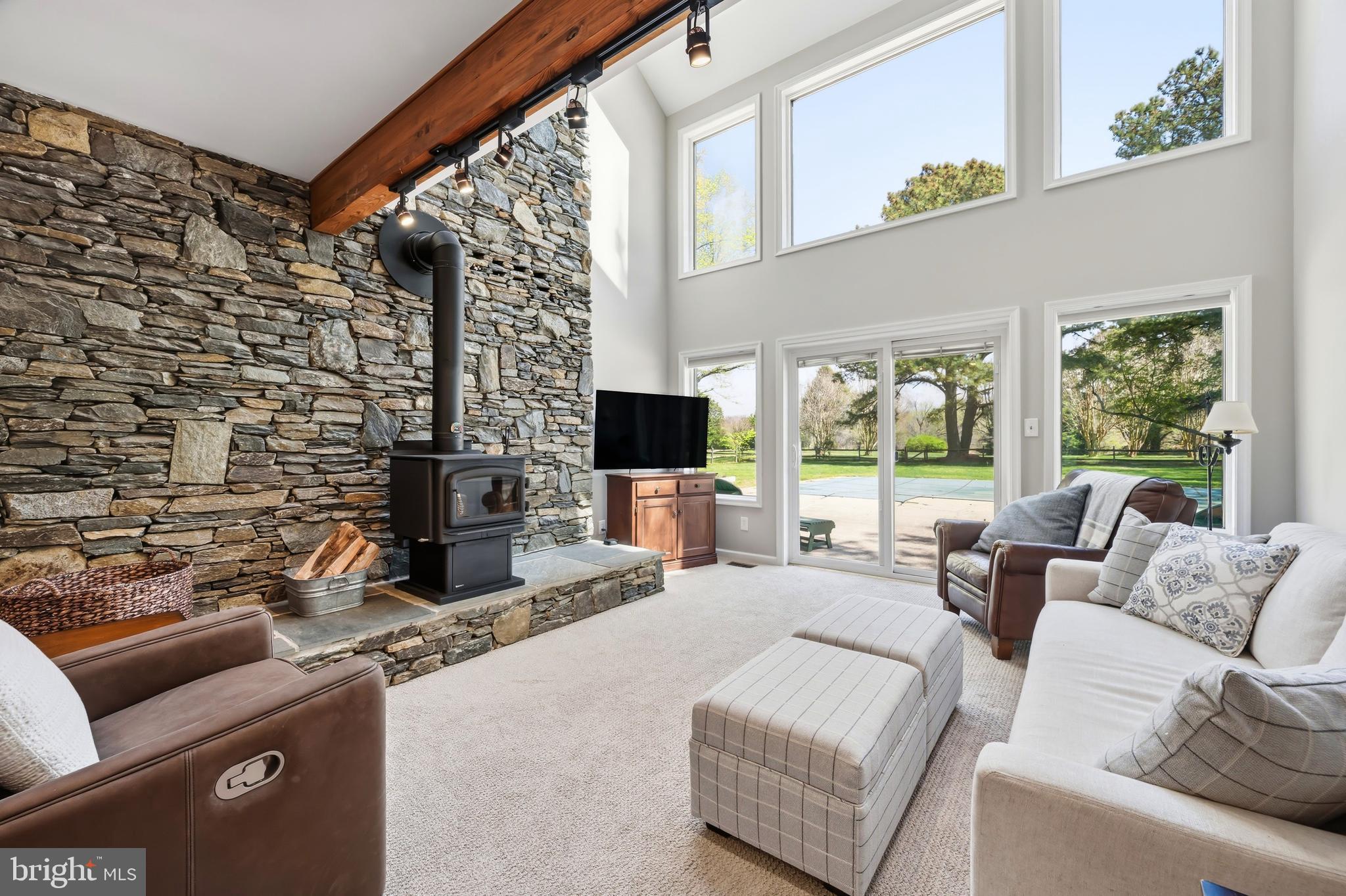 QUEEN ANNE COLONY - Residential