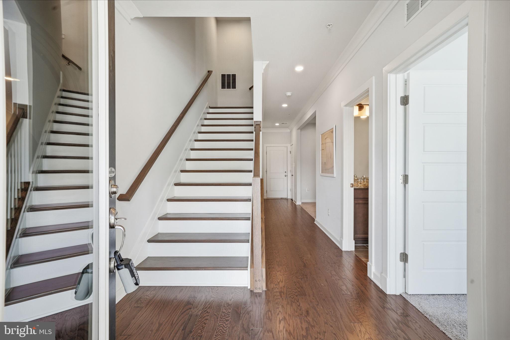 SOUTHLAKE - Residential
