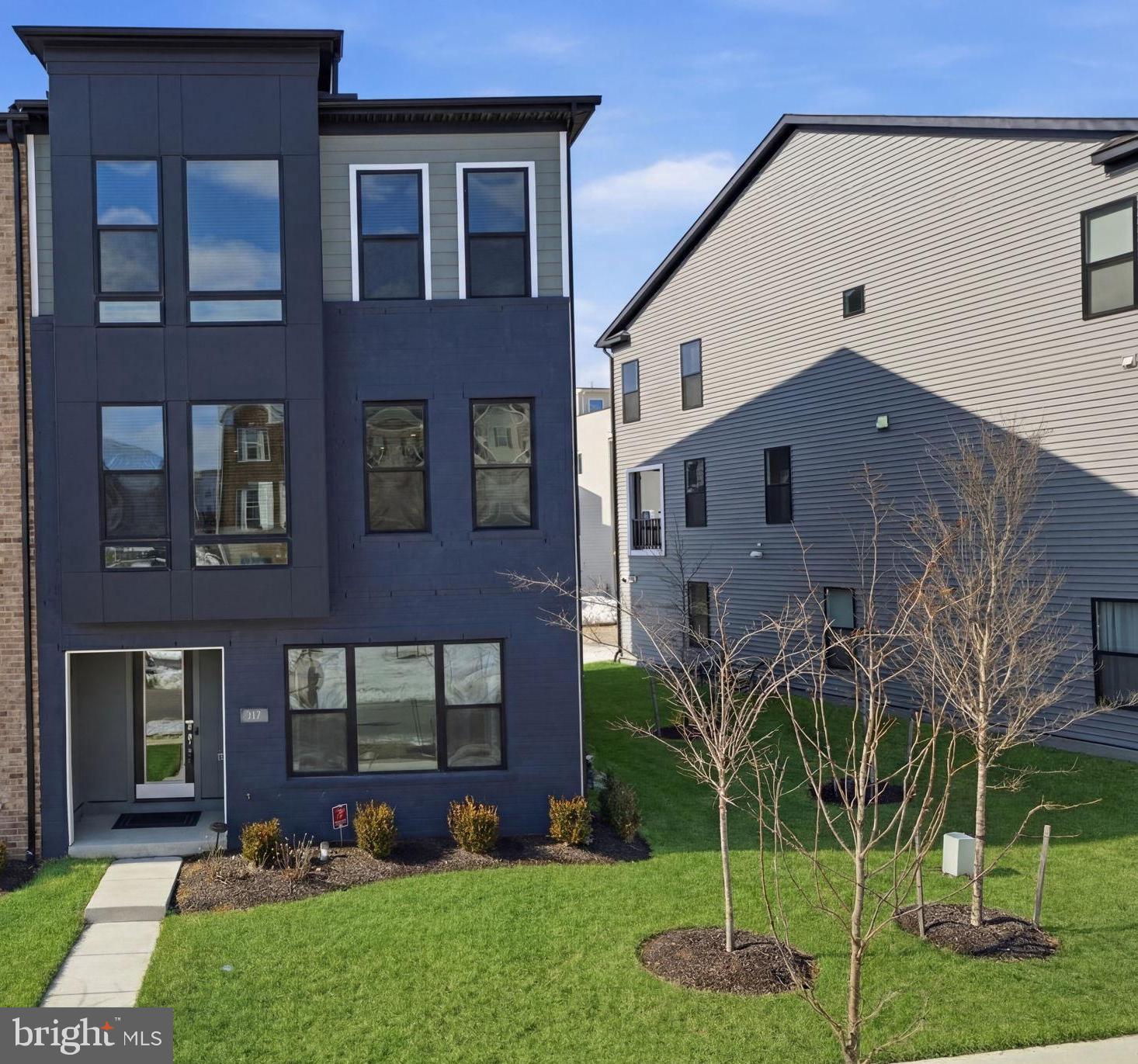 SOUTHLAKE - Residential