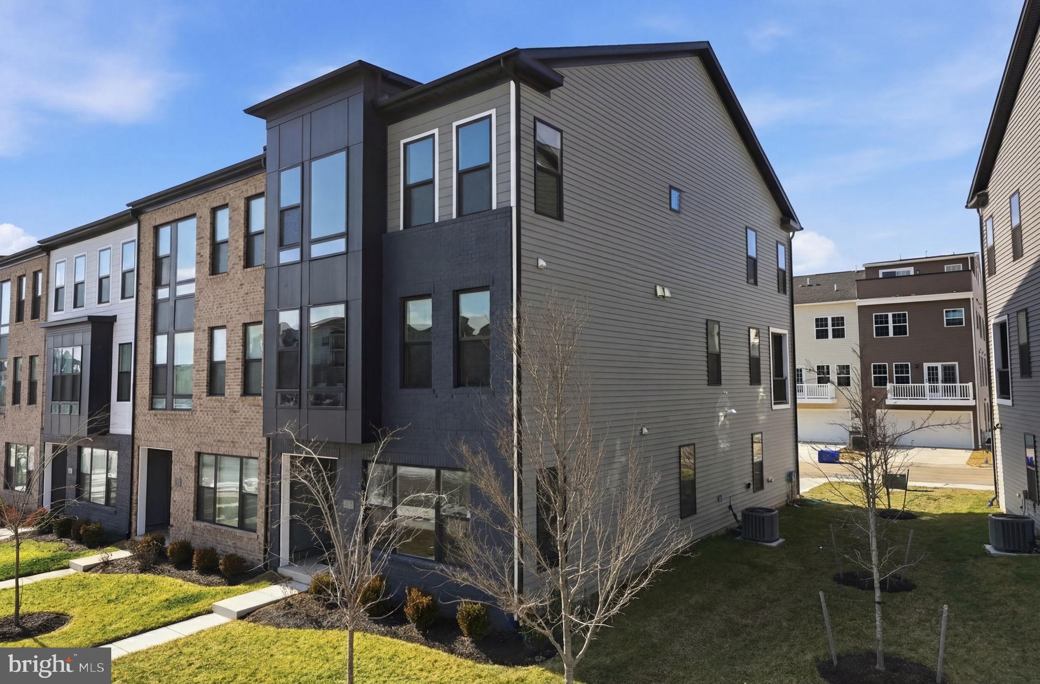 SOUTHLAKE - Residential