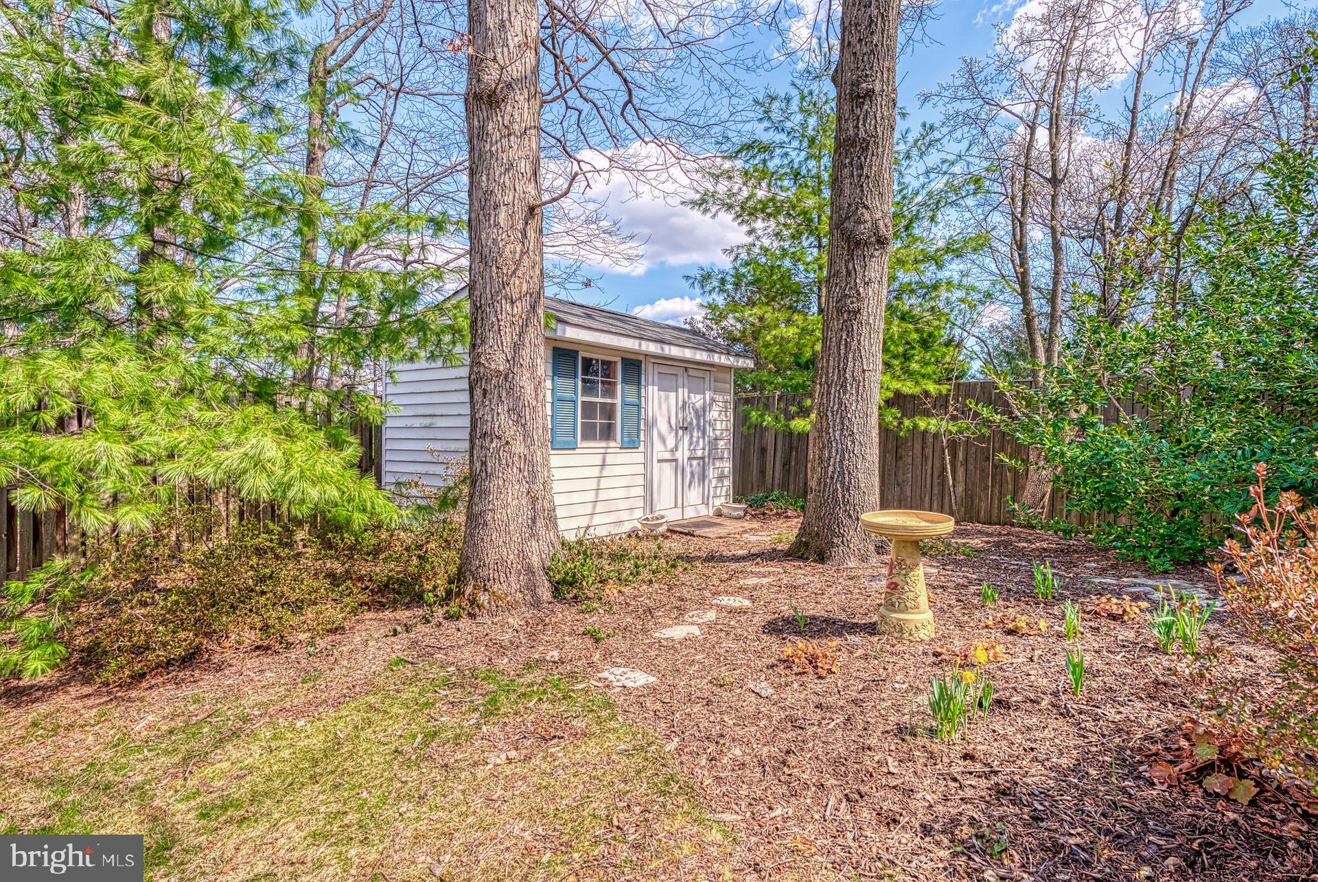 BROAD OAKS - Residential