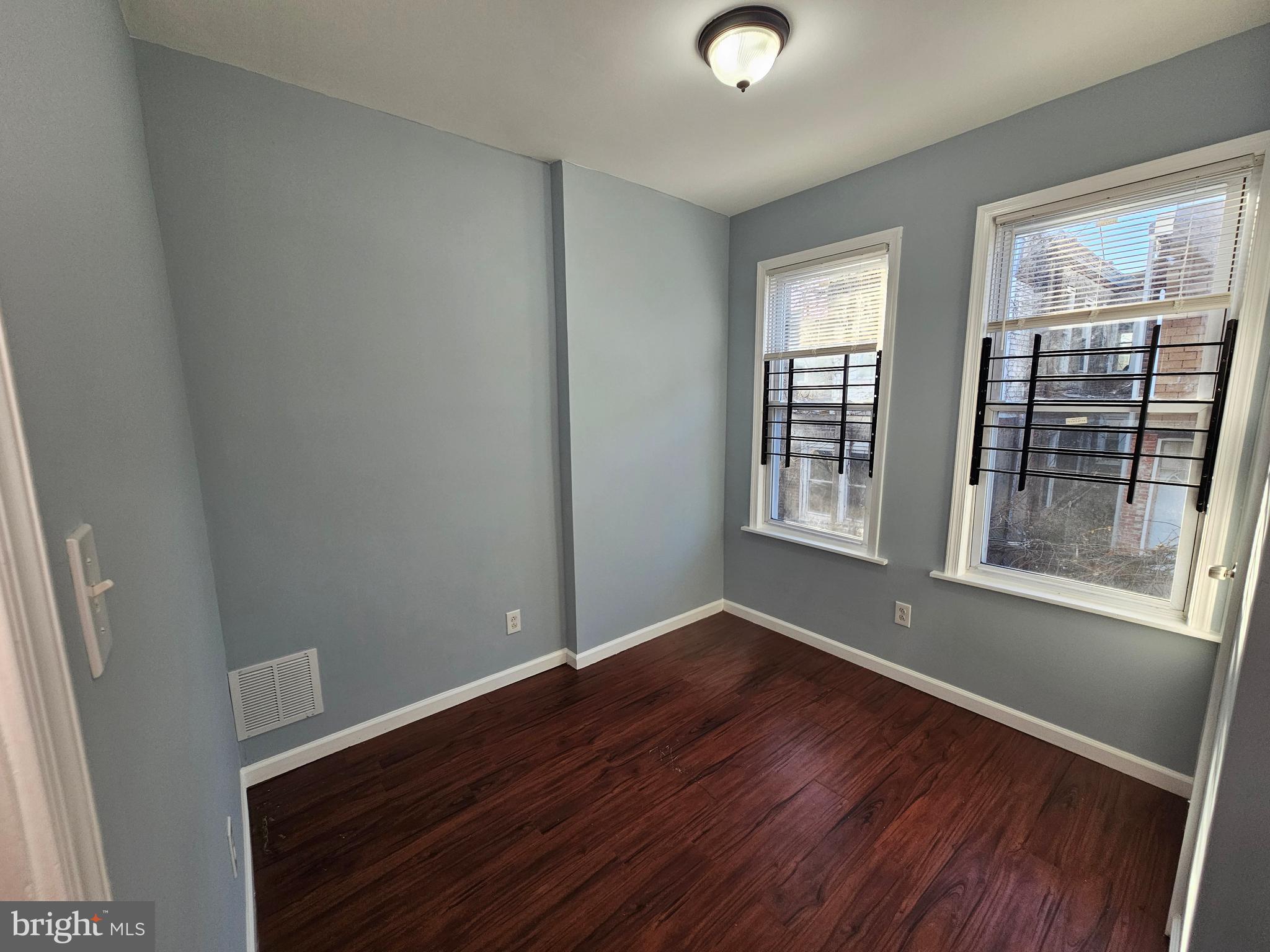 STRAWBERRY MANSION - Residential