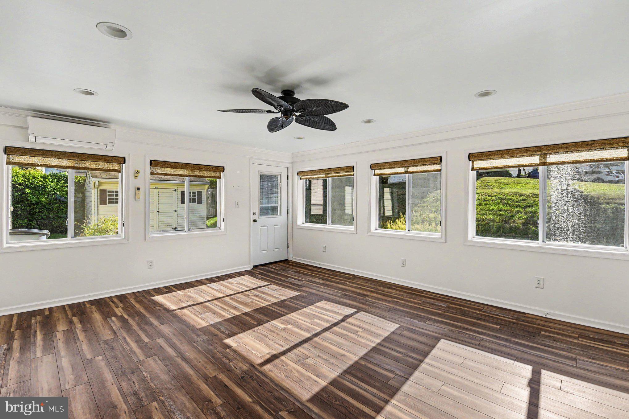 OAK HURST - Residential