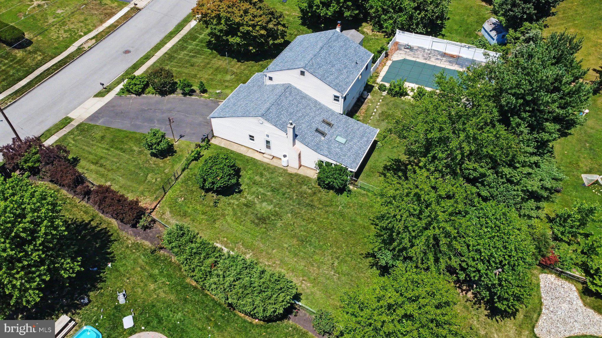 VILLAGE GREEN - Residential