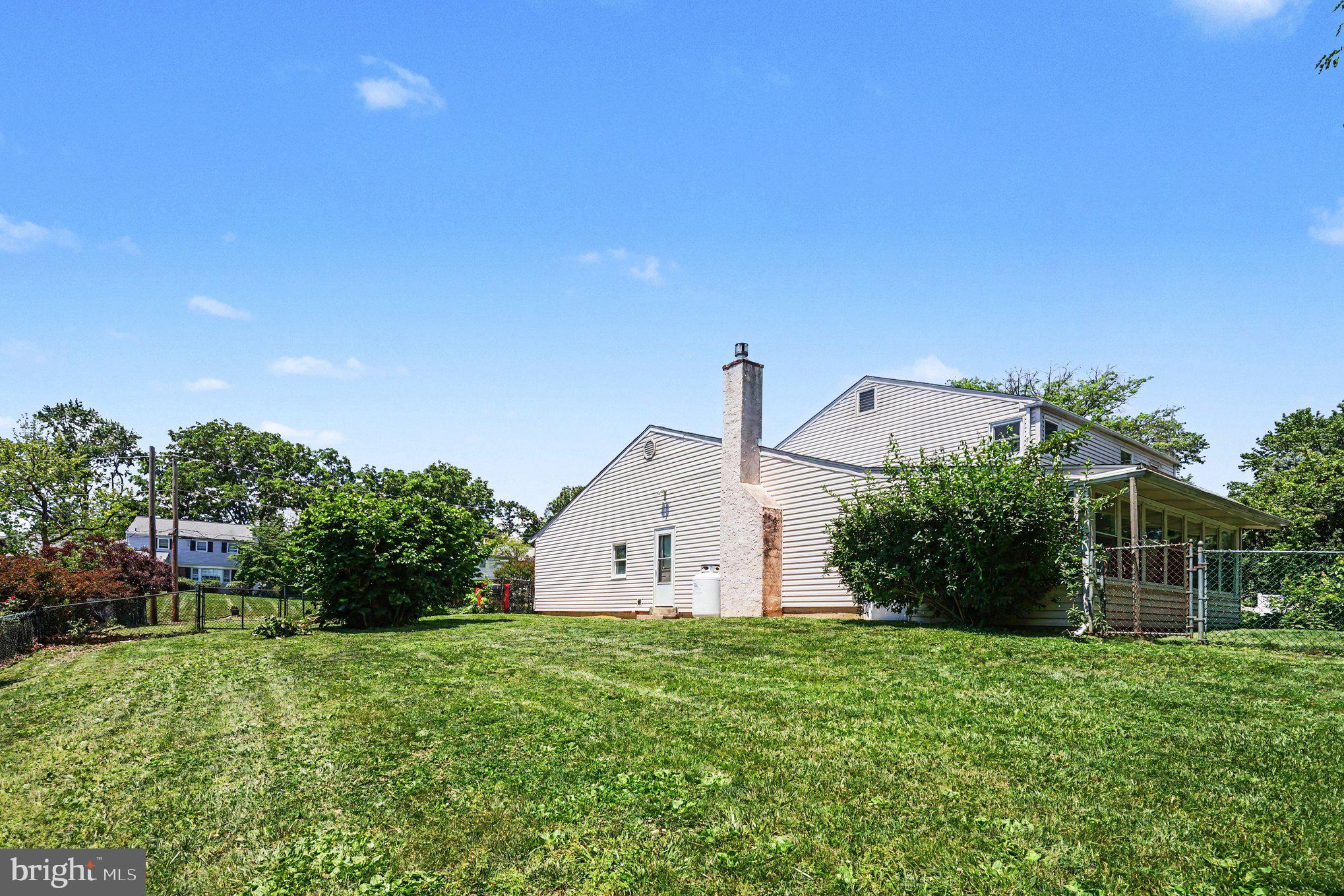 VILLAGE GREEN - Residential