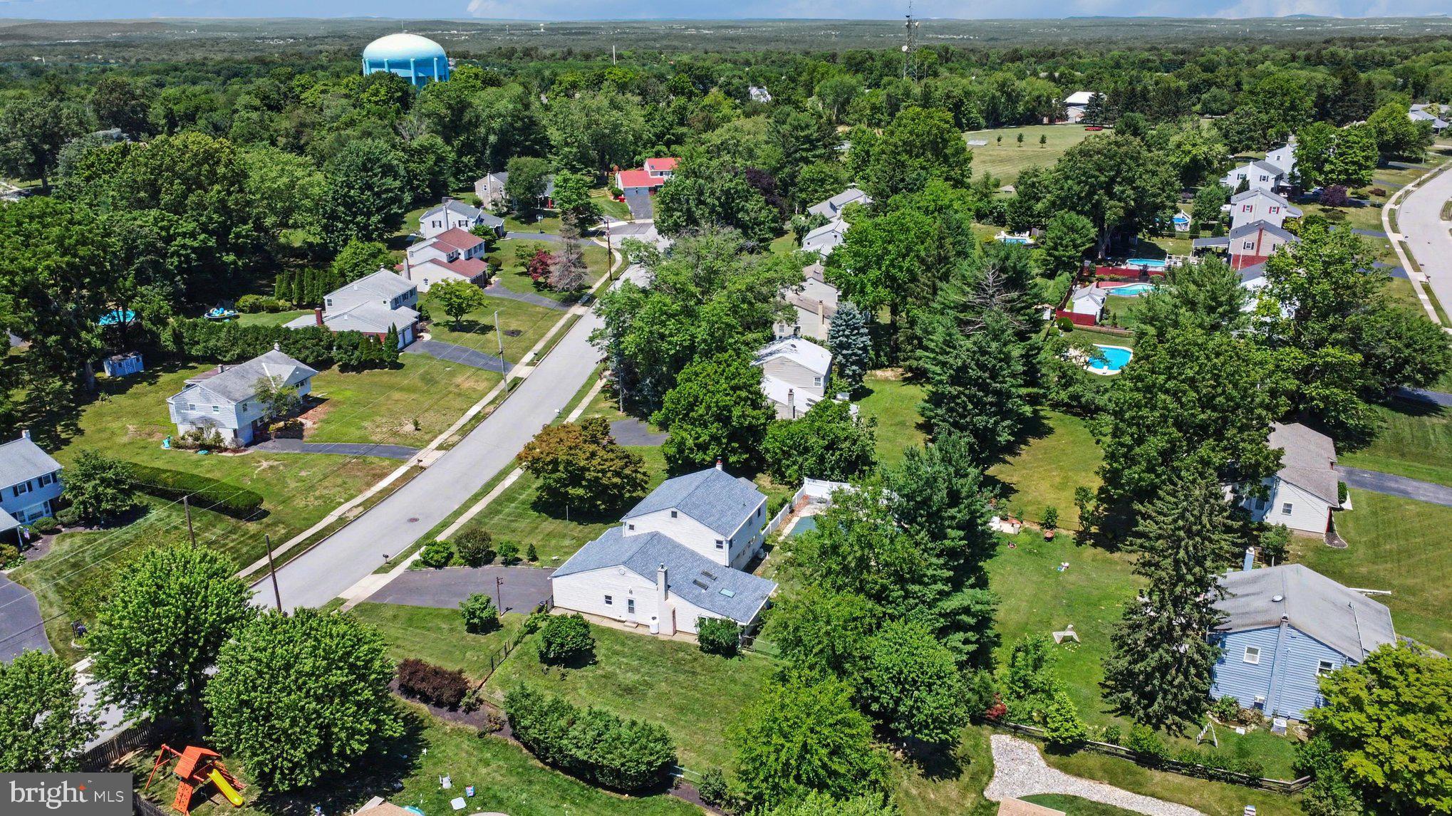 VILLAGE GREEN - Residential