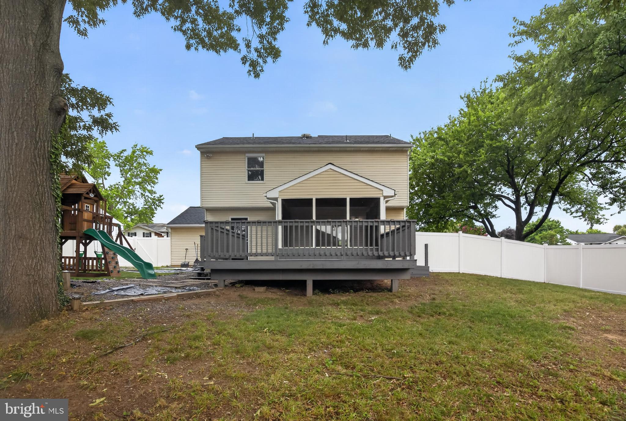 LINTHICUM OAKS - Residential