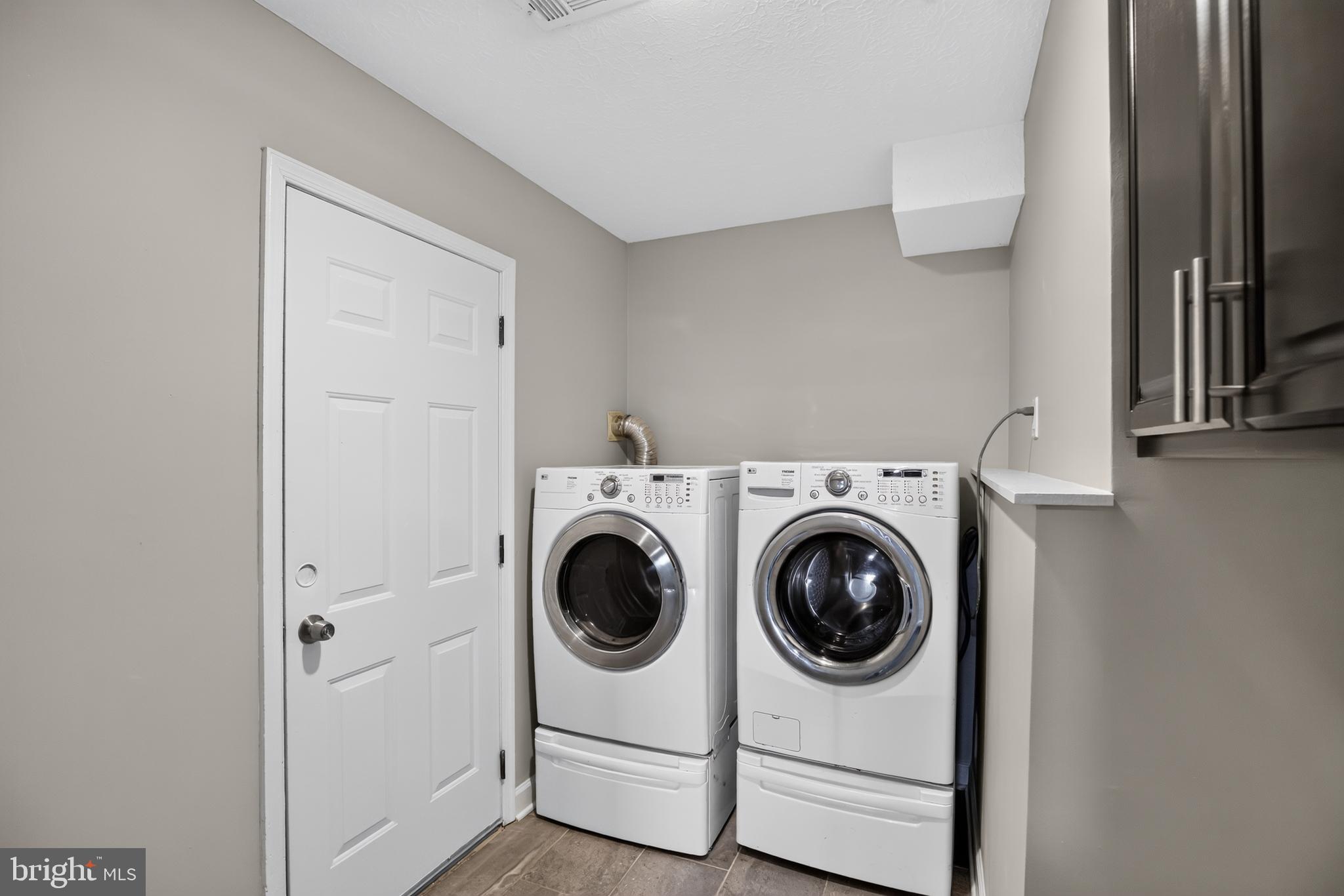 LINTHICUM OAKS - Residential