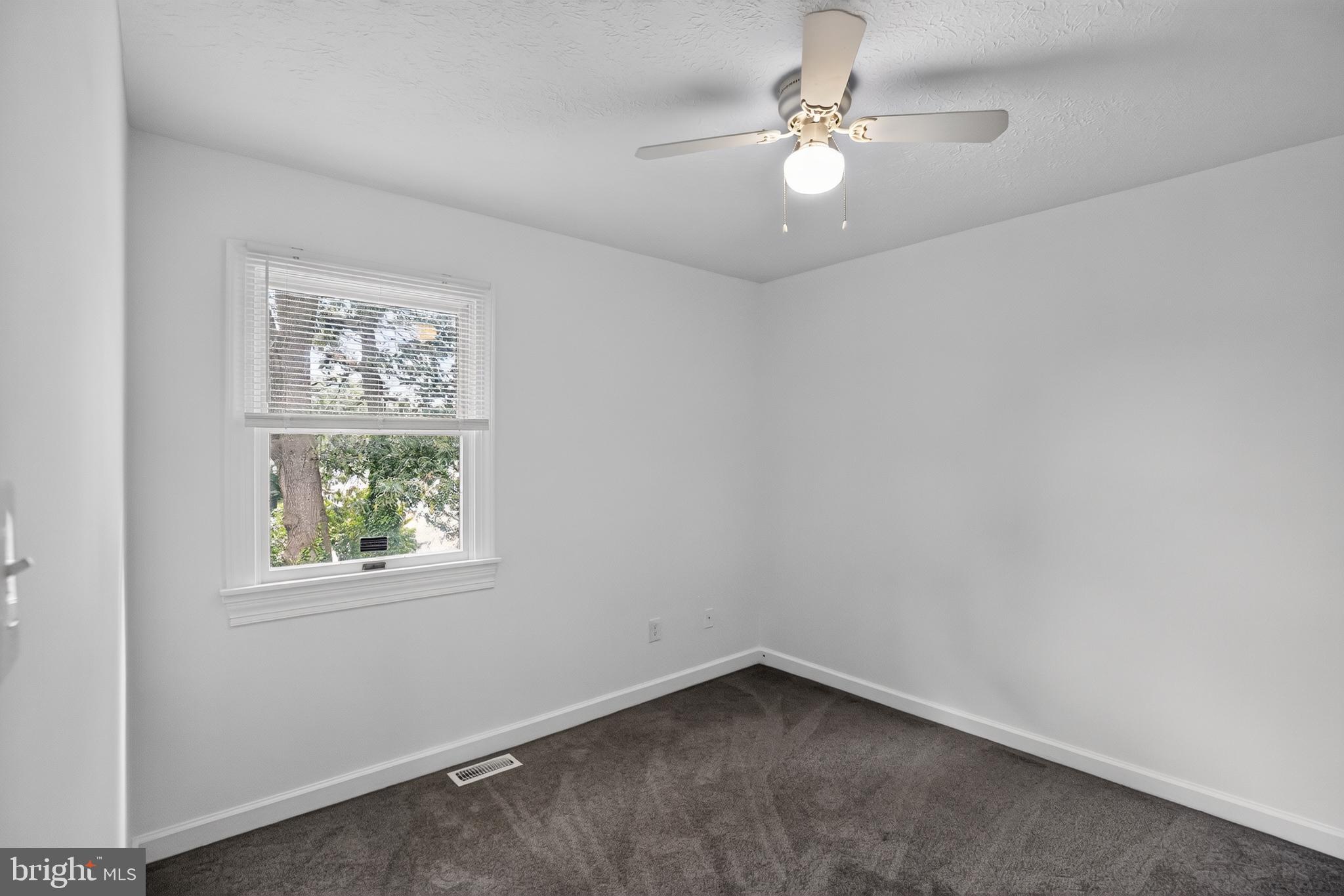 LINTHICUM OAKS - Residential