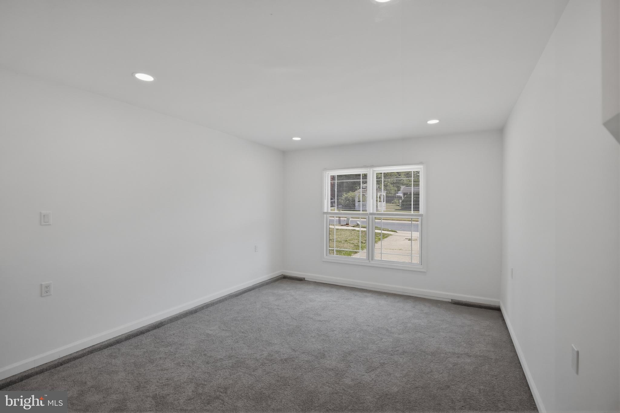 LINTHICUM OAKS - Residential