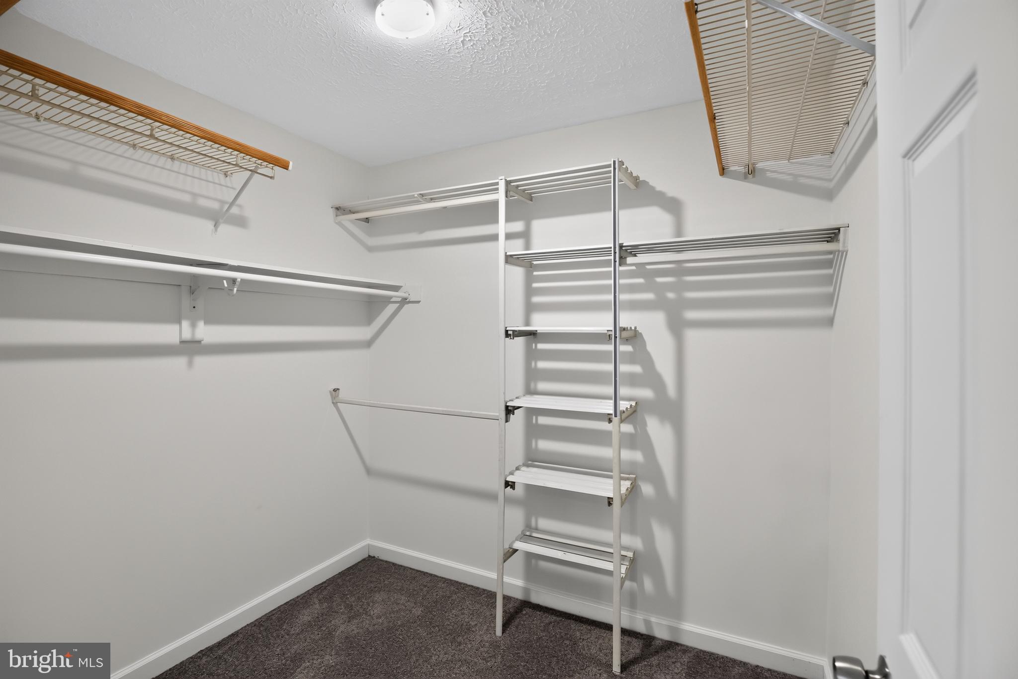 LINTHICUM OAKS - Residential