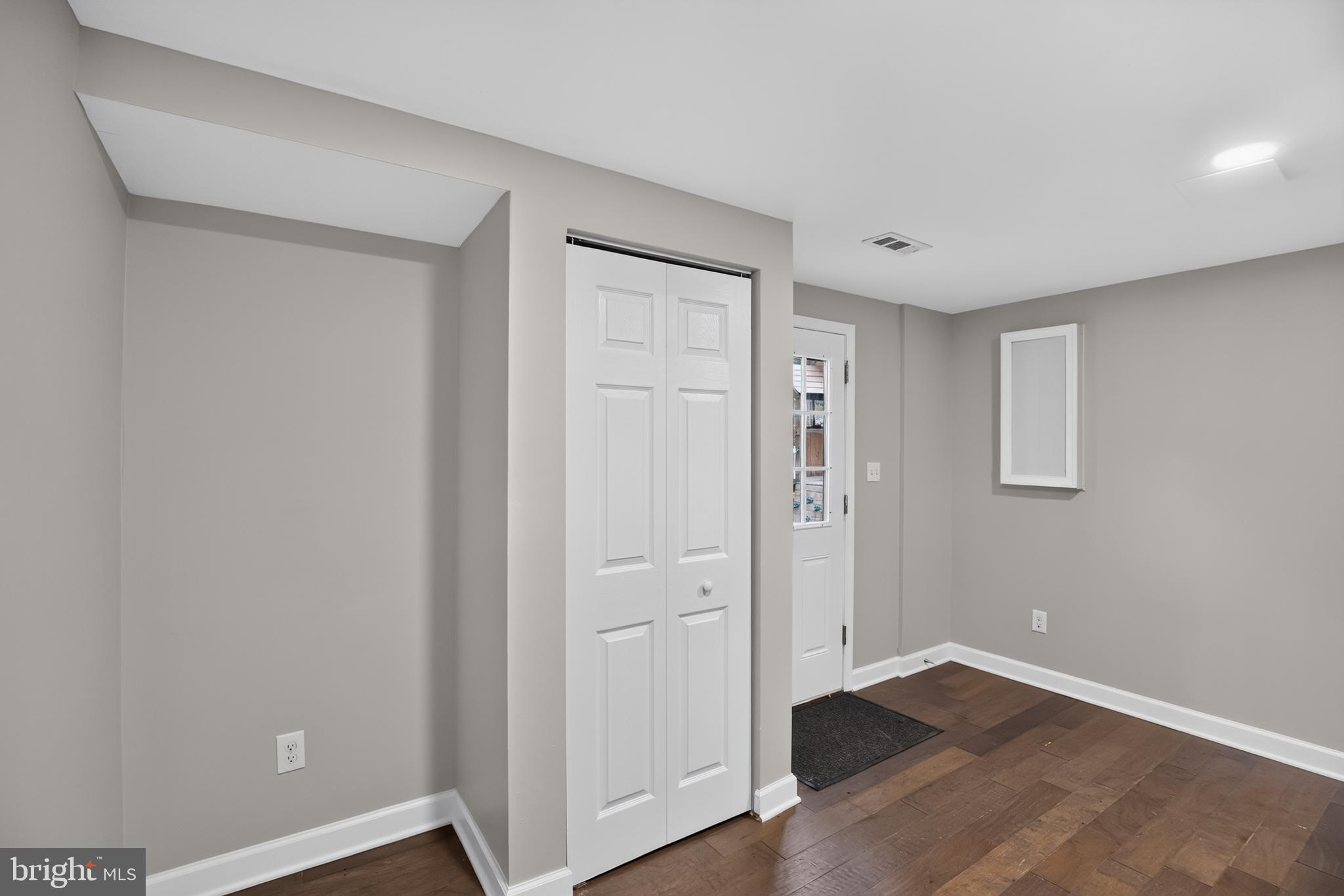 LINTHICUM OAKS - Residential