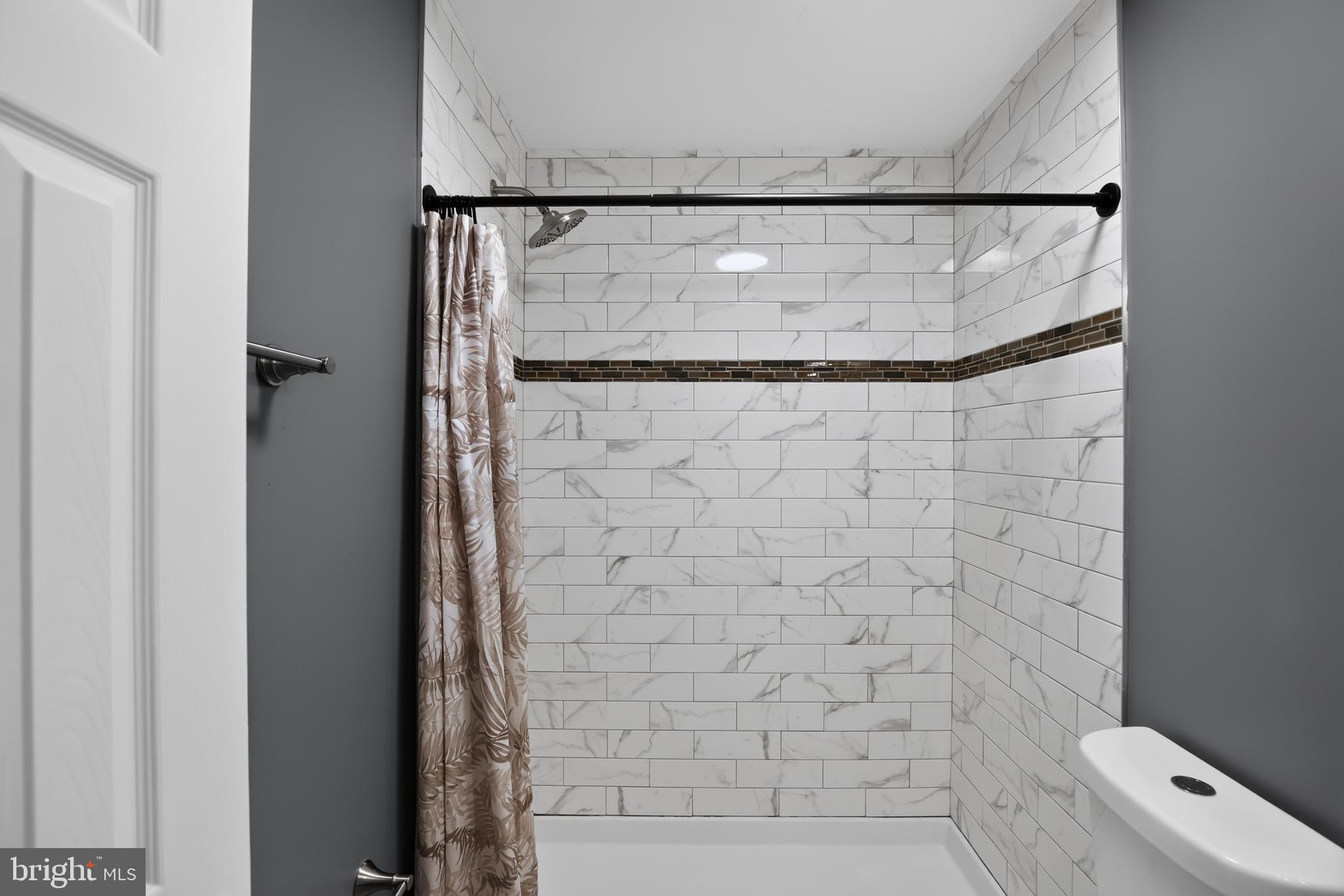 LINTHICUM OAKS - Residential
